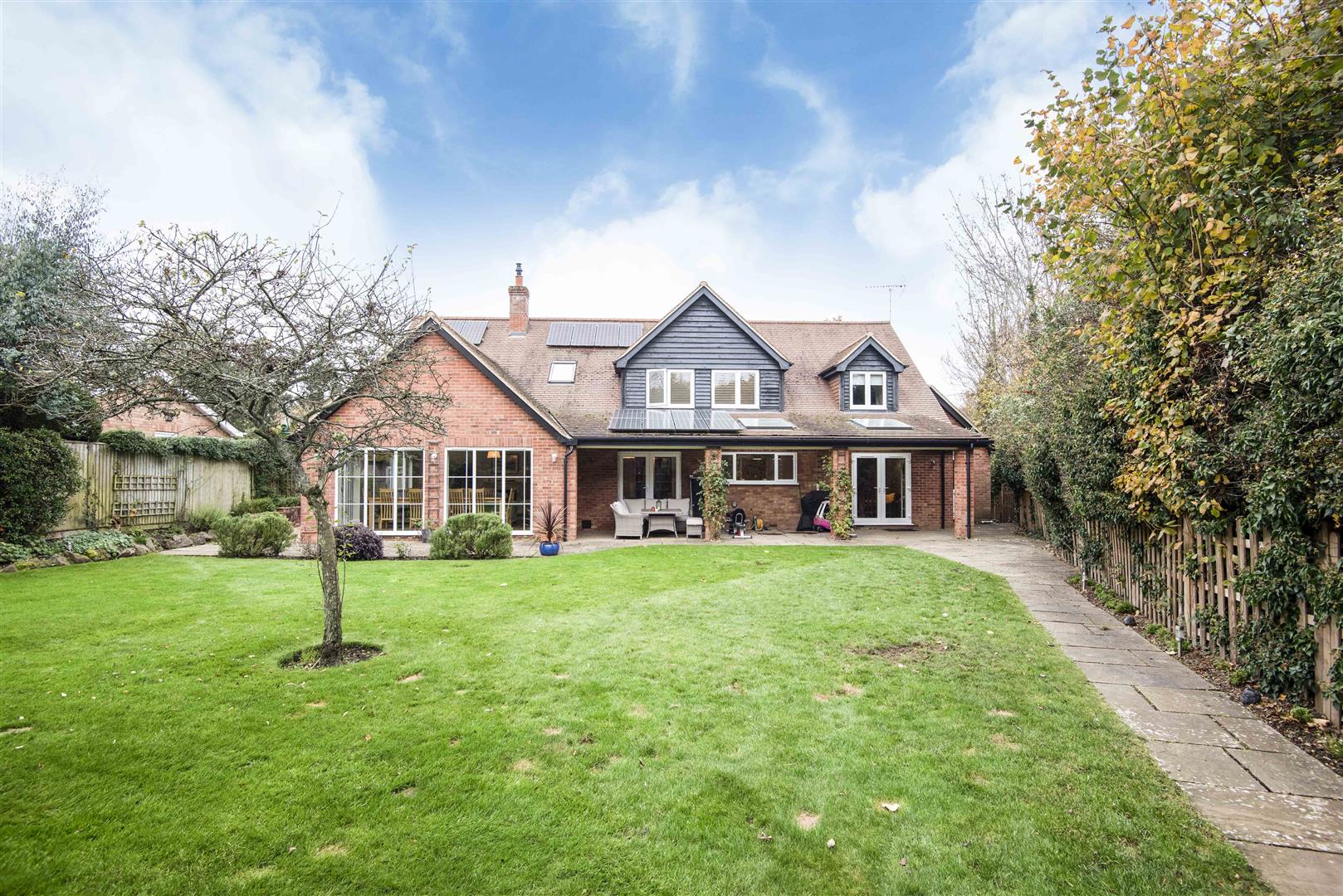 Horsepond Road Gallowstree Common house for sale in Reading