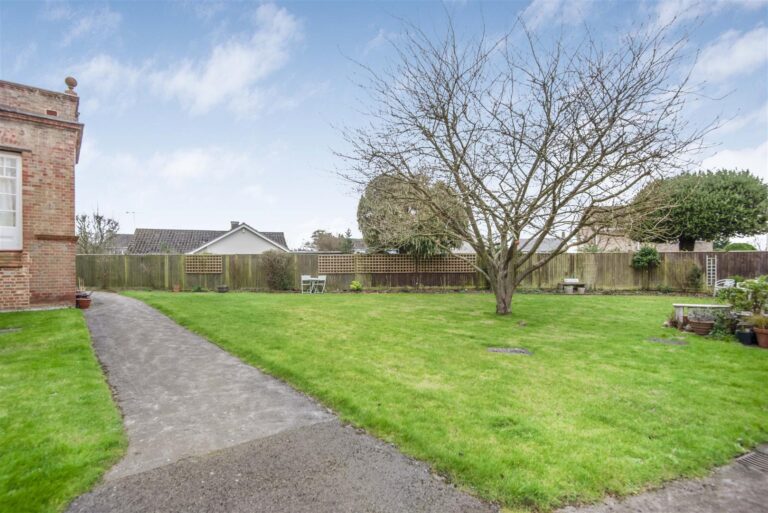 Rosehill House, Peppard Road Emmer Green, Reading Walmsley