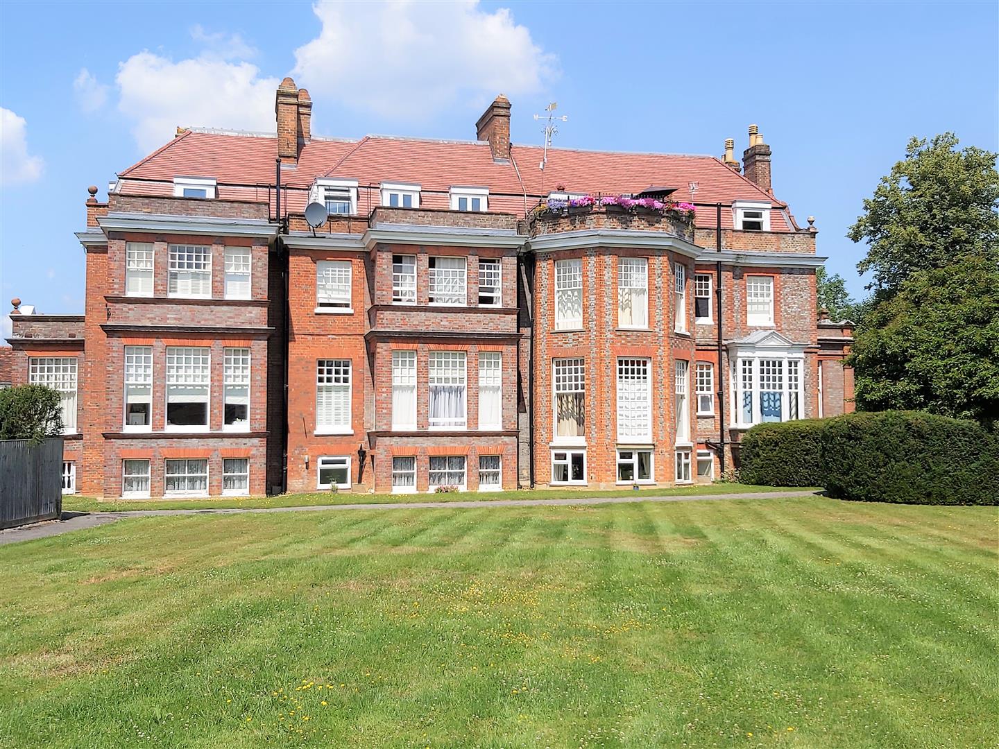 Rosehill House, Peppard Road Emmer Green, Reading Walmsley