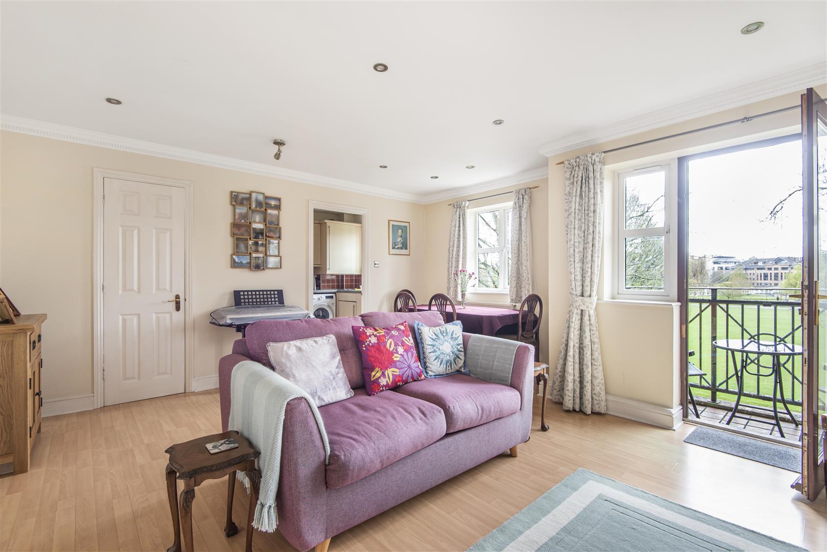 Elliotts Way, Caversham, Reading RG4 8BF Walmsley