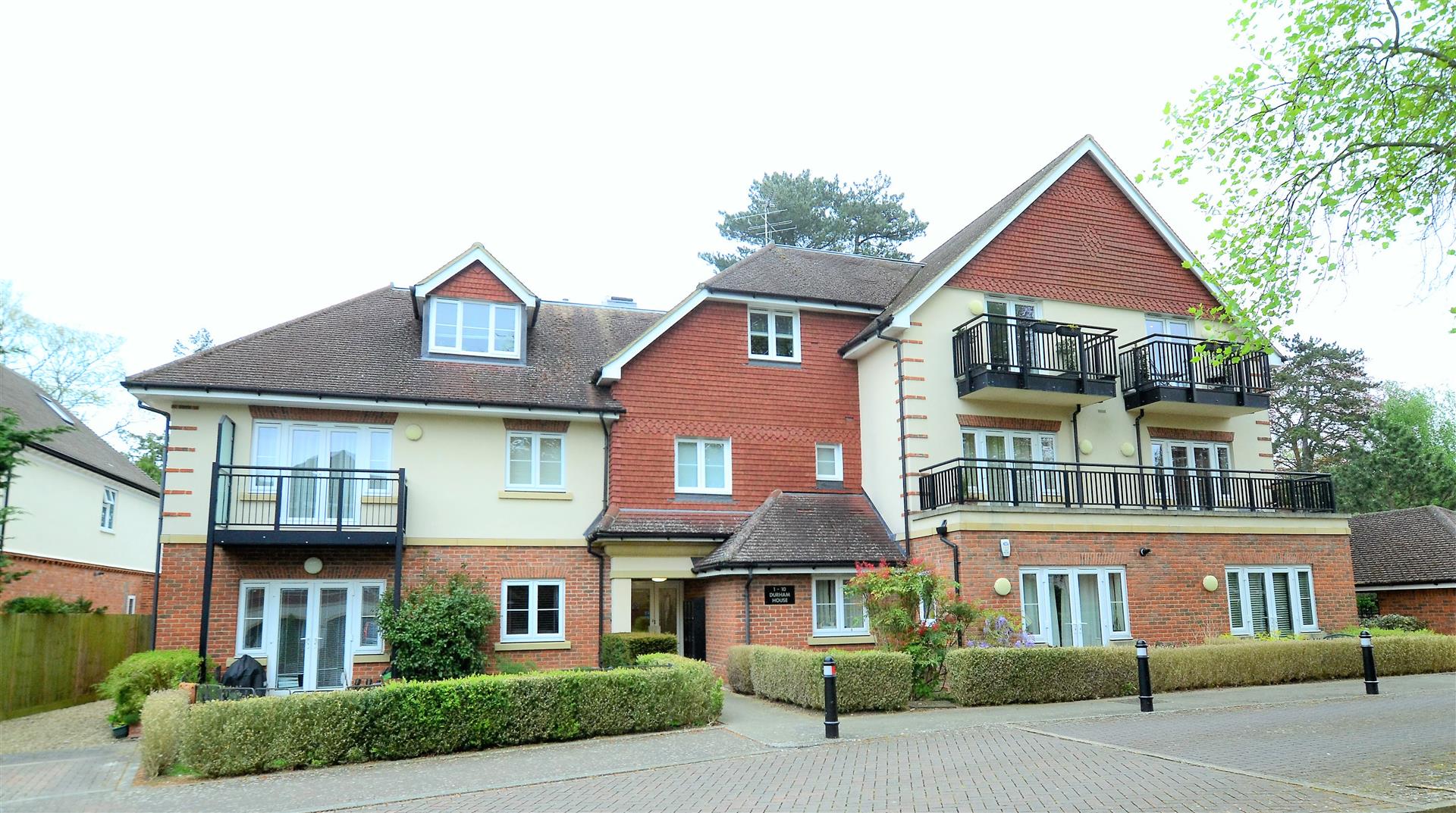 Durham House 30 Symeon Place Apartment for sale in Reading