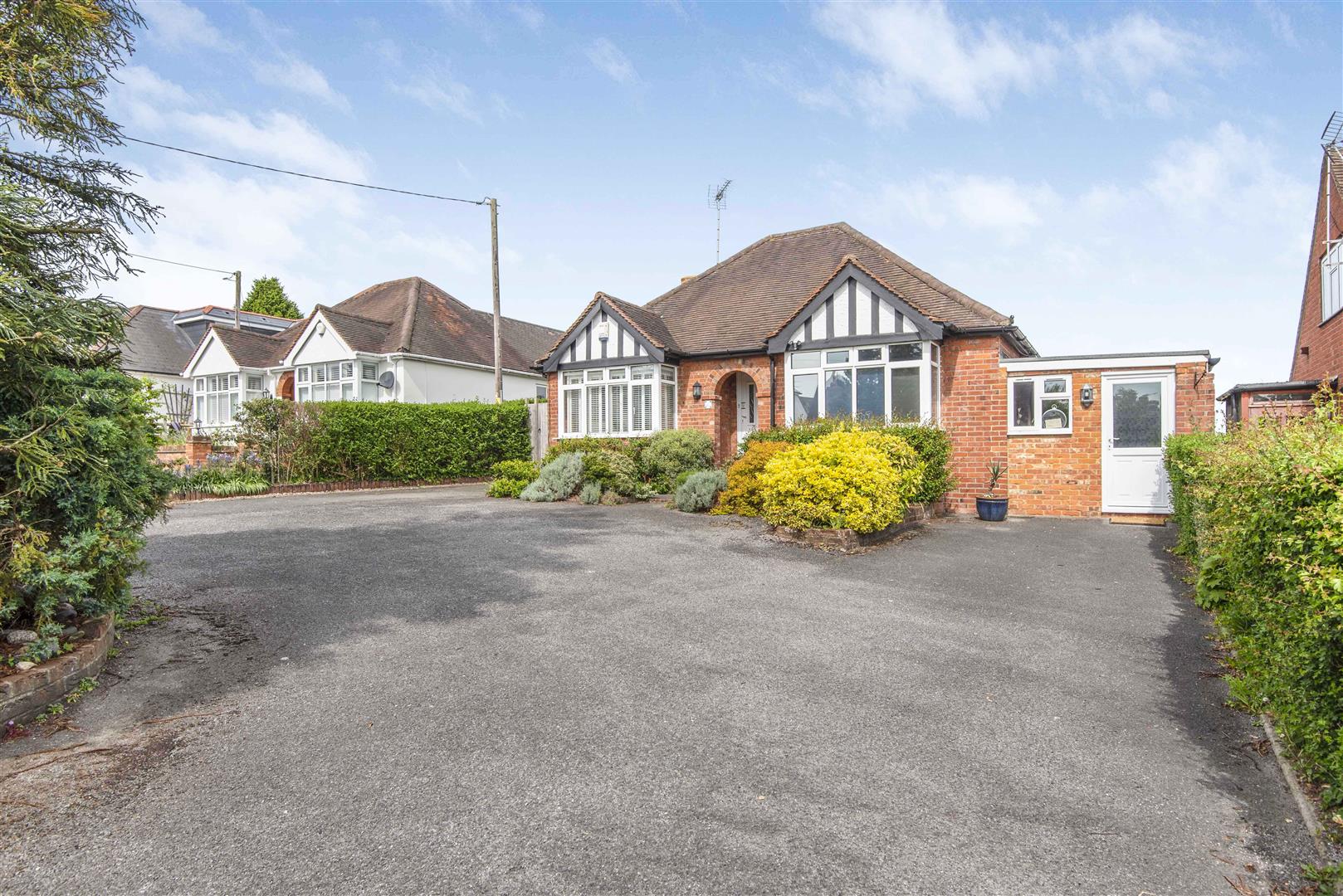 Newfield Road Sonning Common Bungalow for sale in Reading