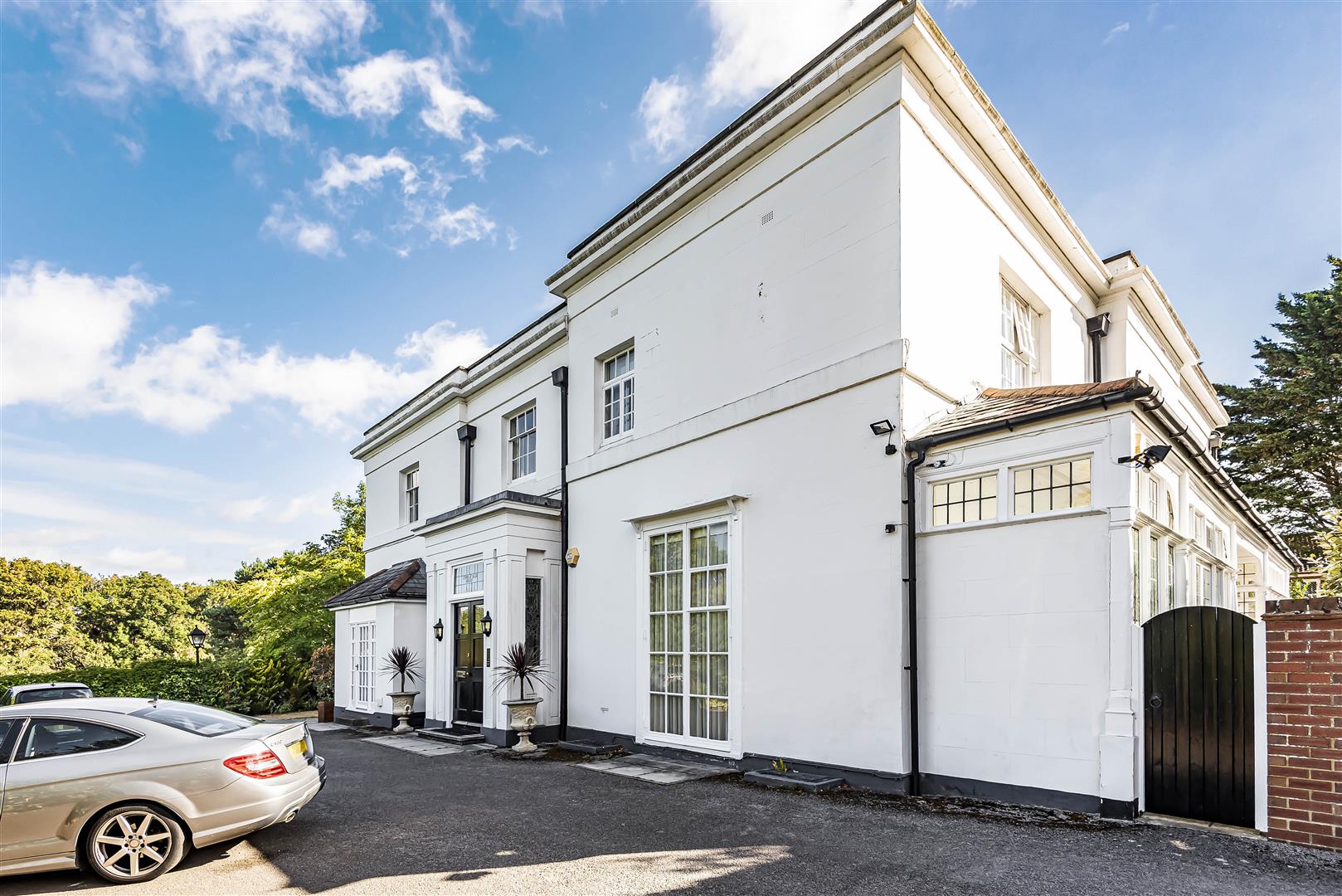 Springfield House Surley Row Apartment for sale in Reading