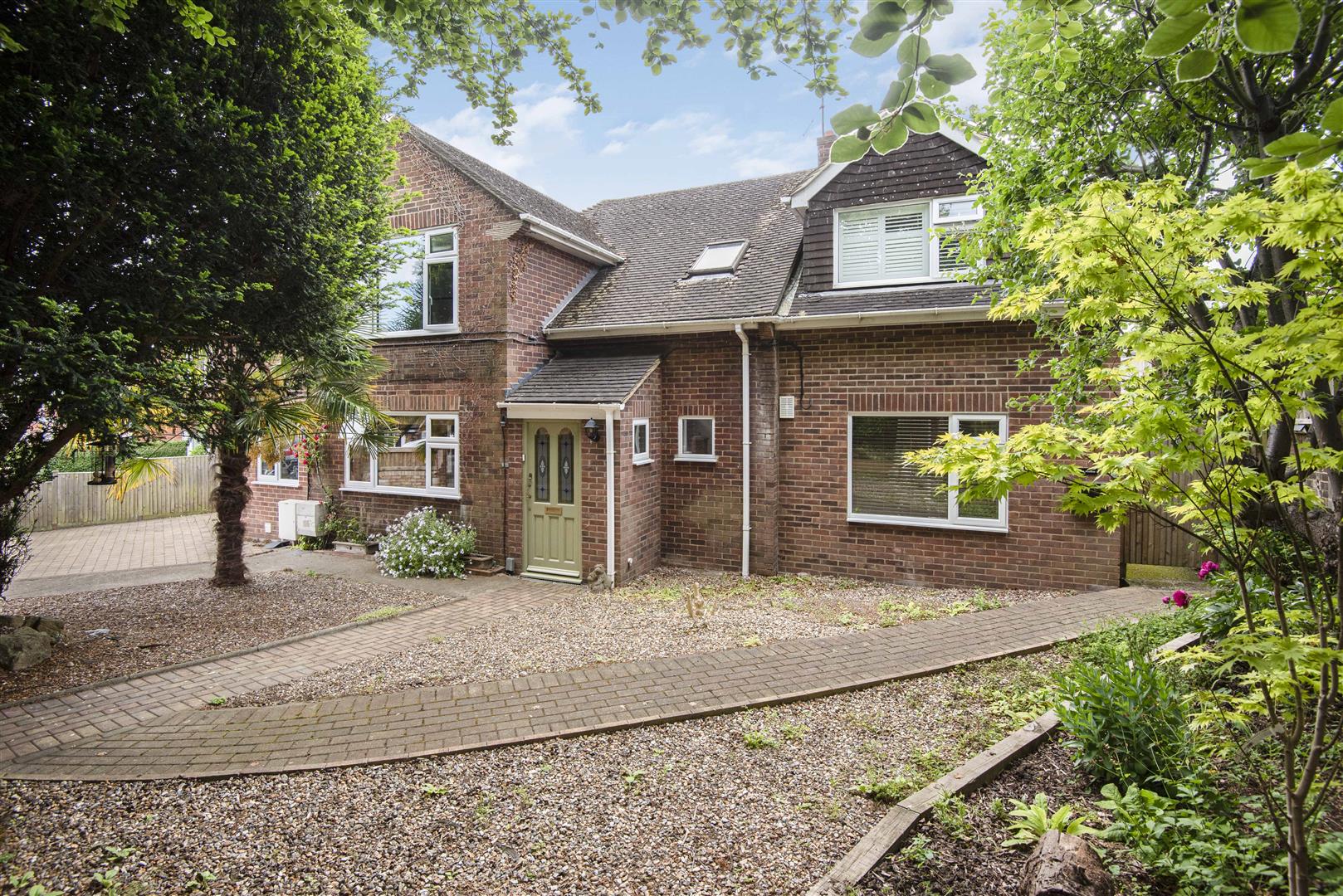 Cromwell Road, Caversham, Reading, RG4 5EB Walmsley