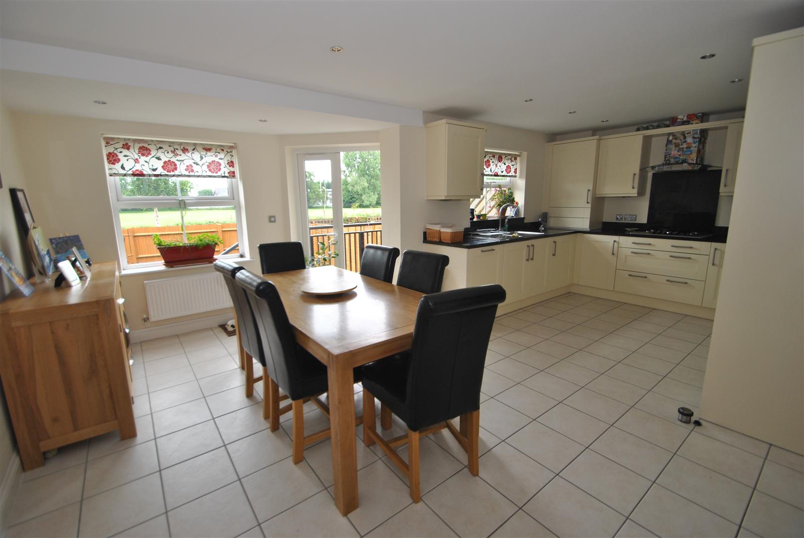 Patrick Road Caversham house to let in Reading