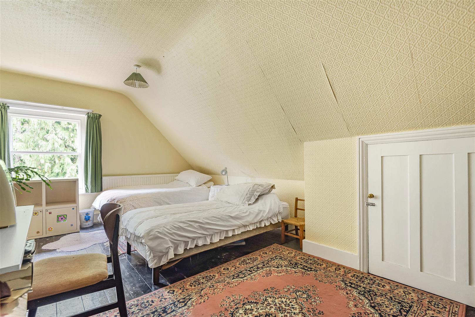 Upper Warren Avenue Caversham Heights house for sale in Reading