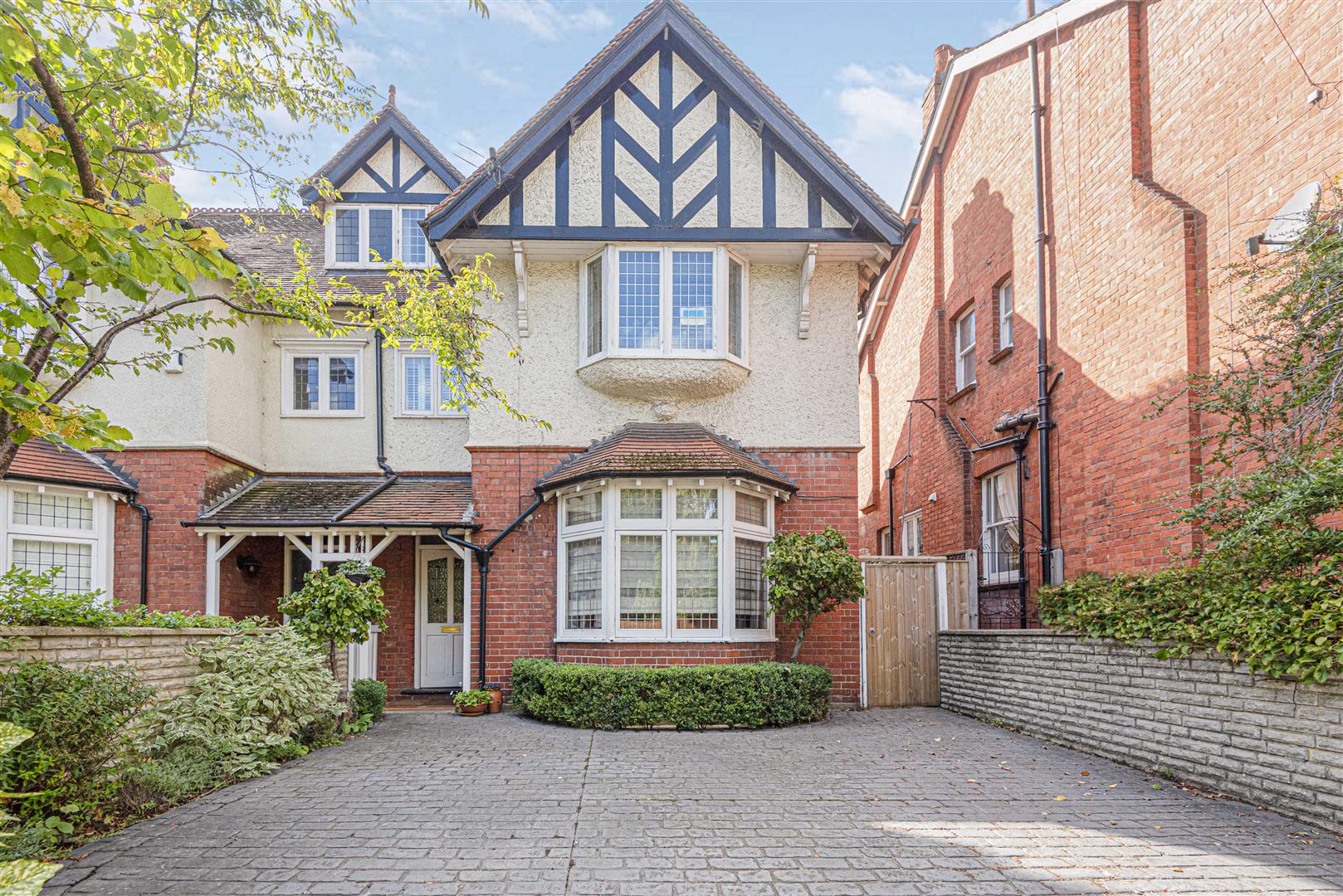 Priest Hill, Caversham Heights, Reading RG4 7RY Walmsley