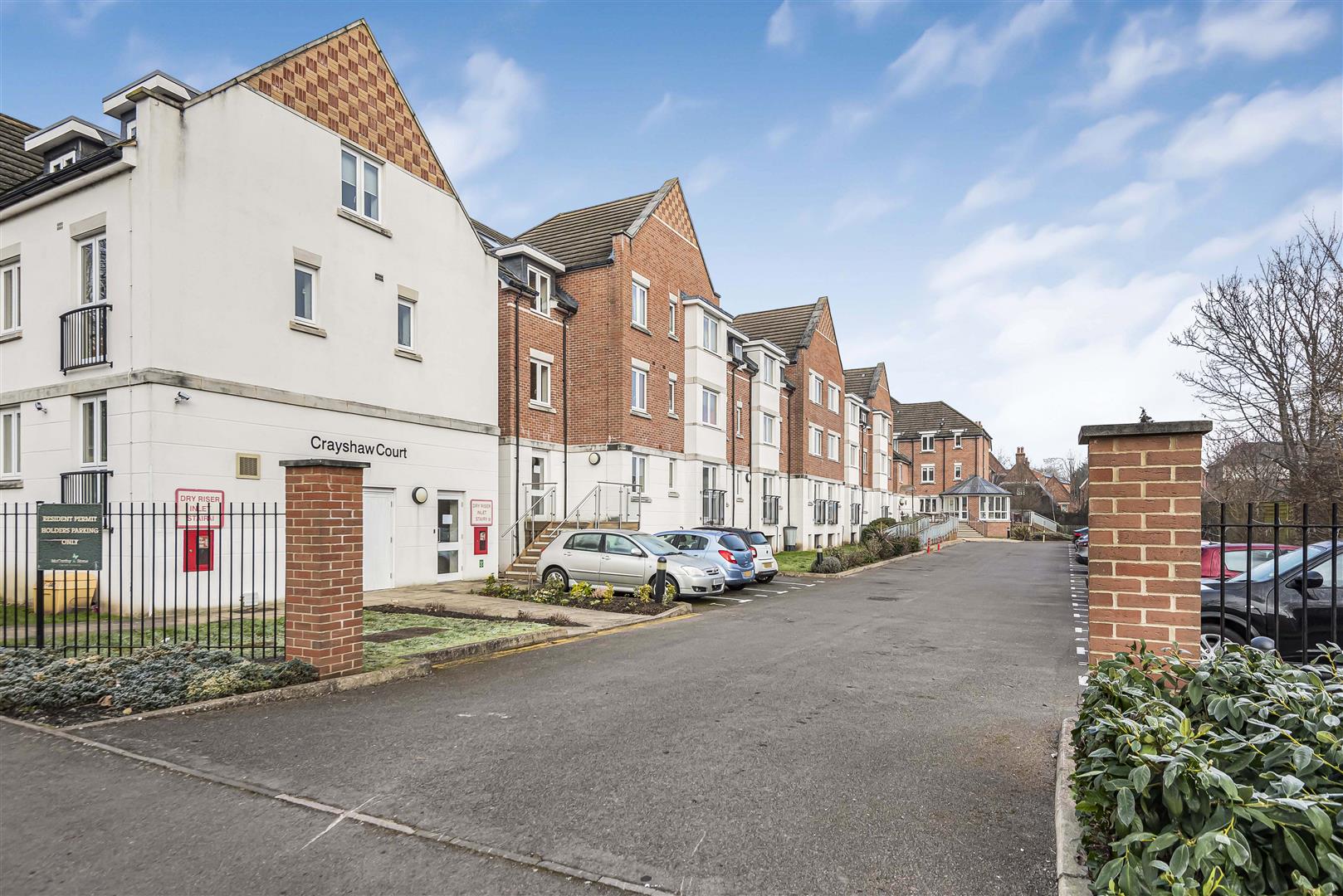 Abbotsmead Place Caversham house for sale in Reading