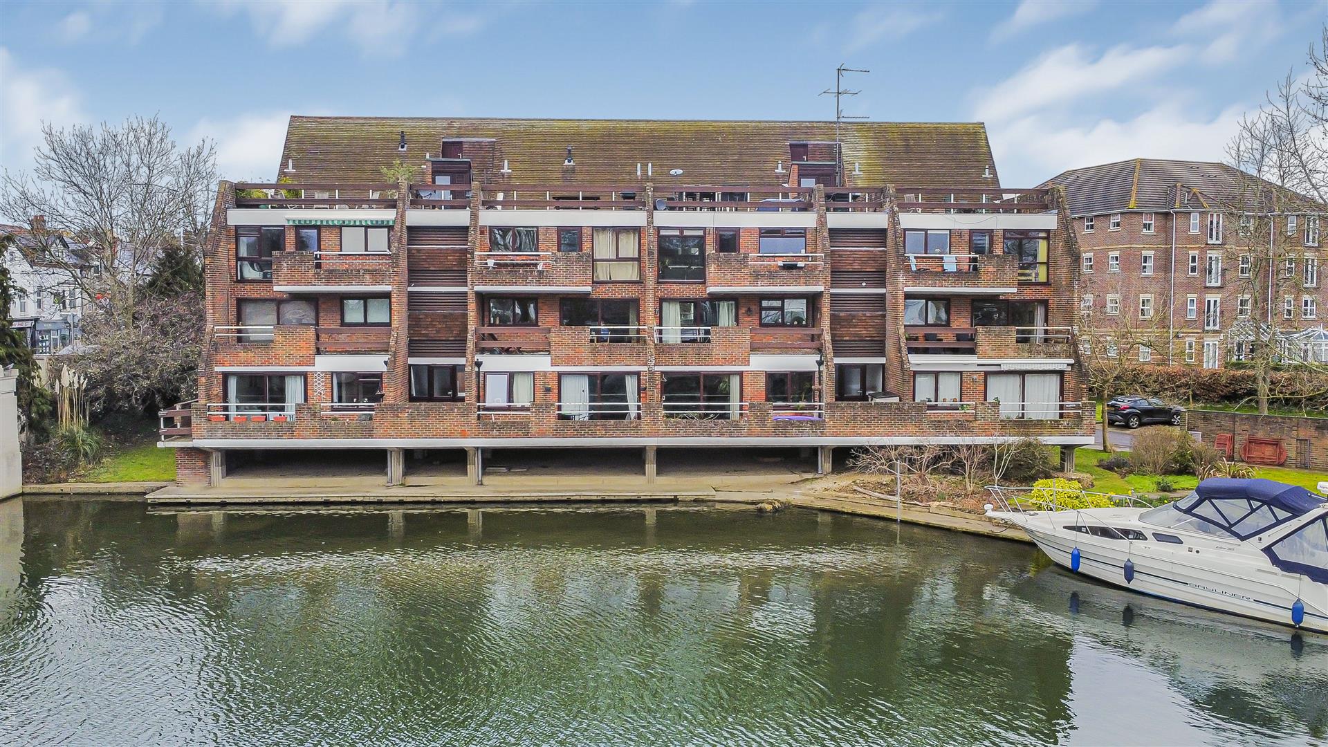 Riverside Court  Apartment for sale in Reading