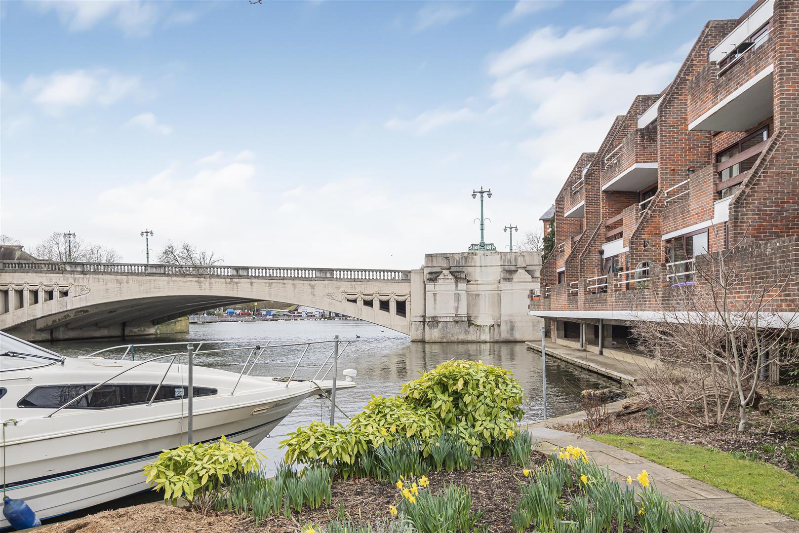 Riverside Court  Apartment for sale in Reading