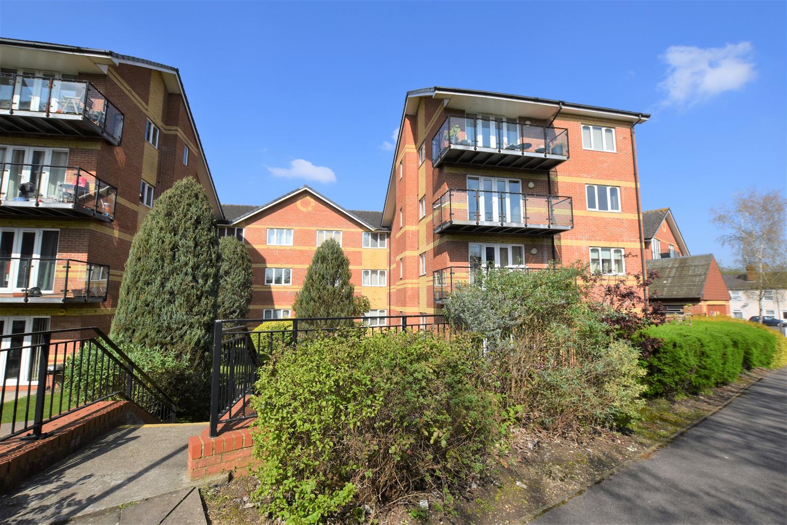 Capital Point Temple Place Flat to let in Reading