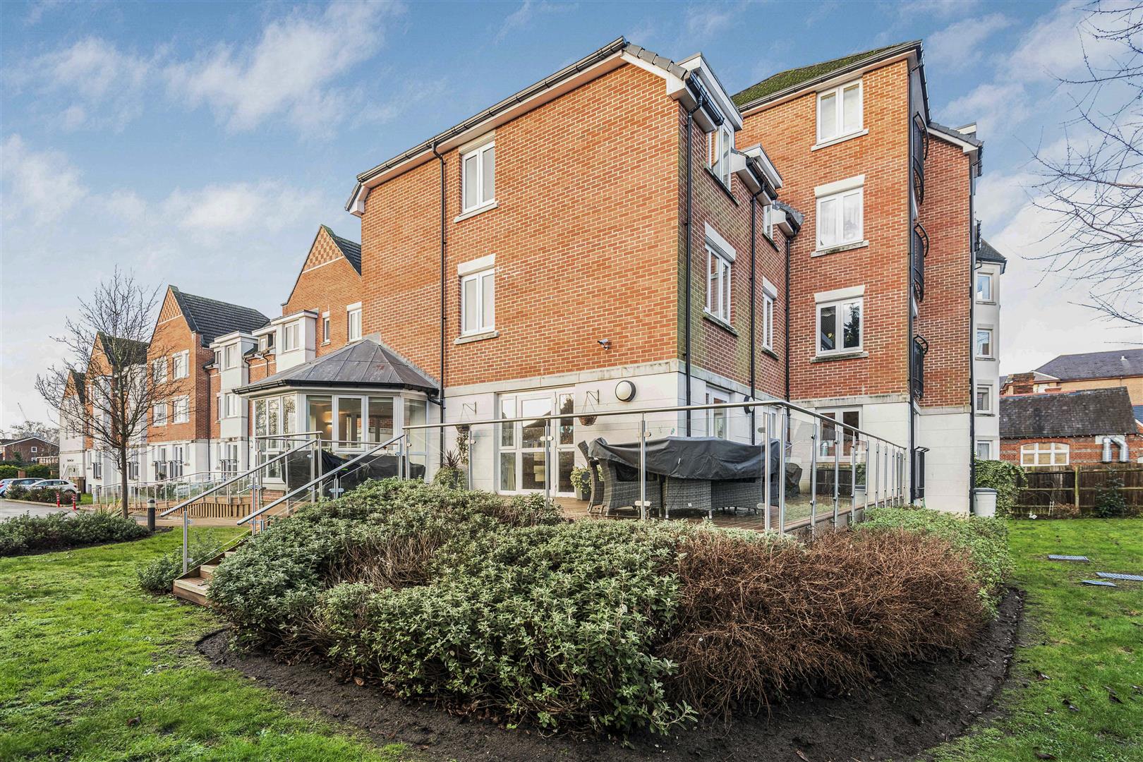 Crayshaw Court Abbotsmead Place Apartment for sale in Reading