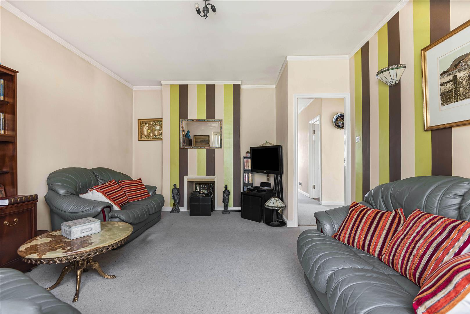 Woodlands Avenue Woodley house for sale in Reading