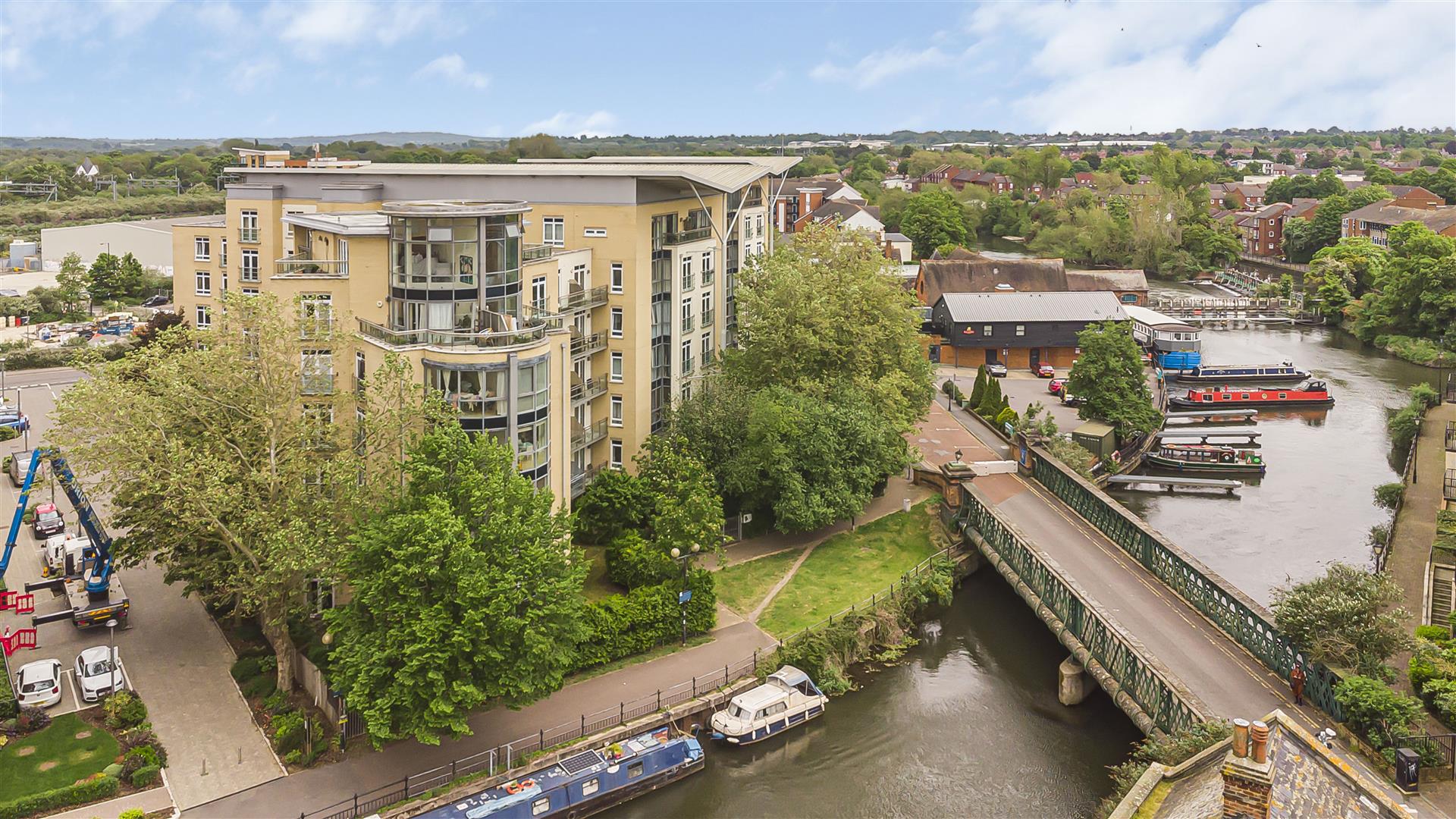 Kenavon Drive Reading Flat for sale in Reading