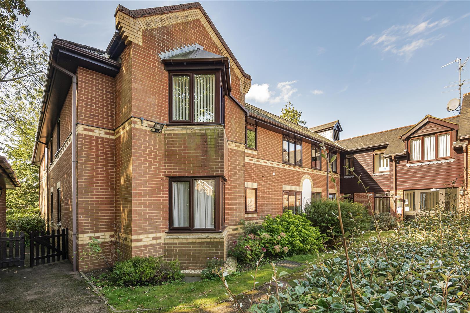 Regency Heights Caversham Apartment for sale in Reading