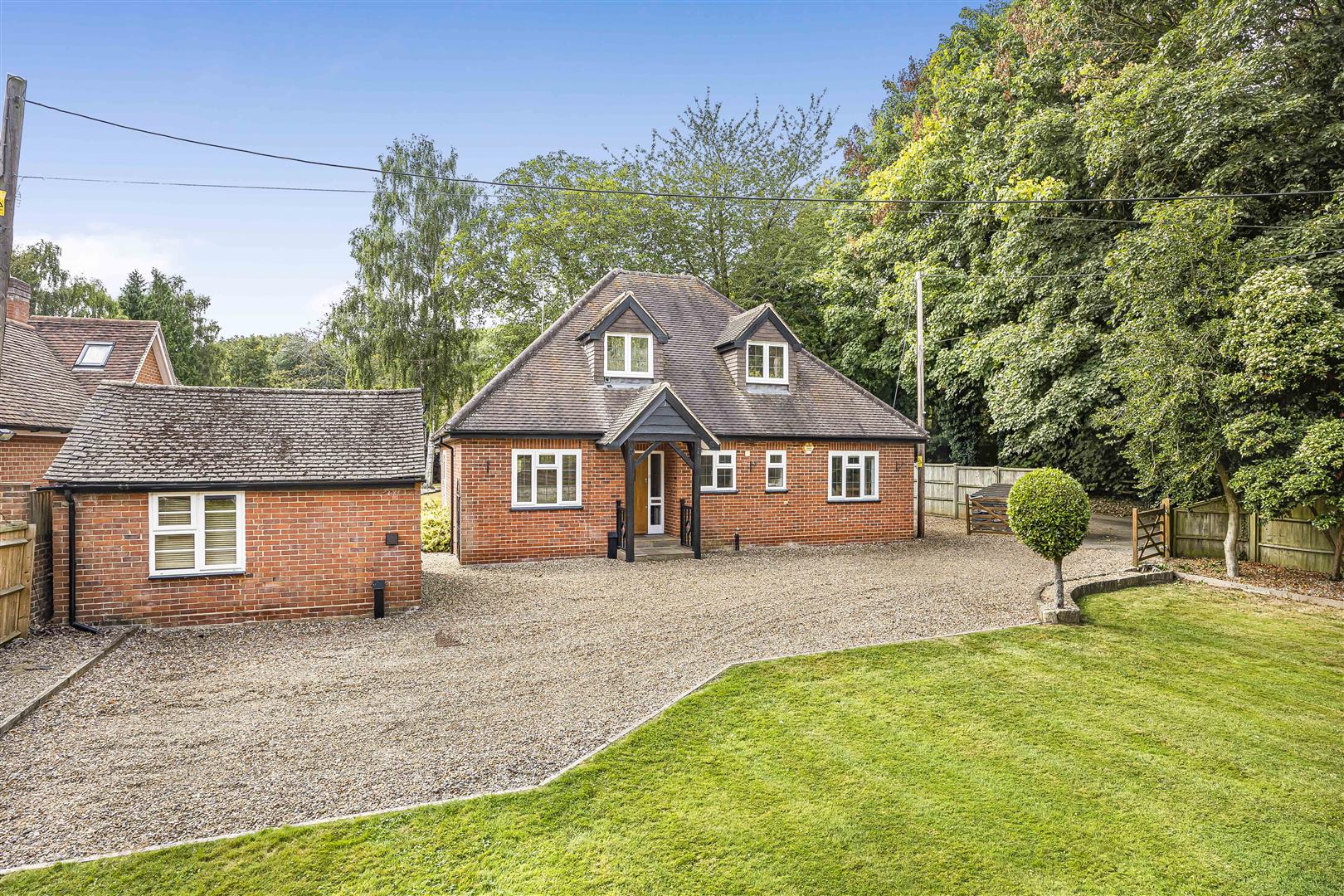 Tokers Green Lane Tokers Green Detached House for sale in Reading
