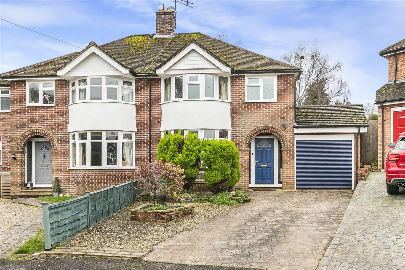 Woodberry Close Caversham Semi-Detached House for sale in Reading
