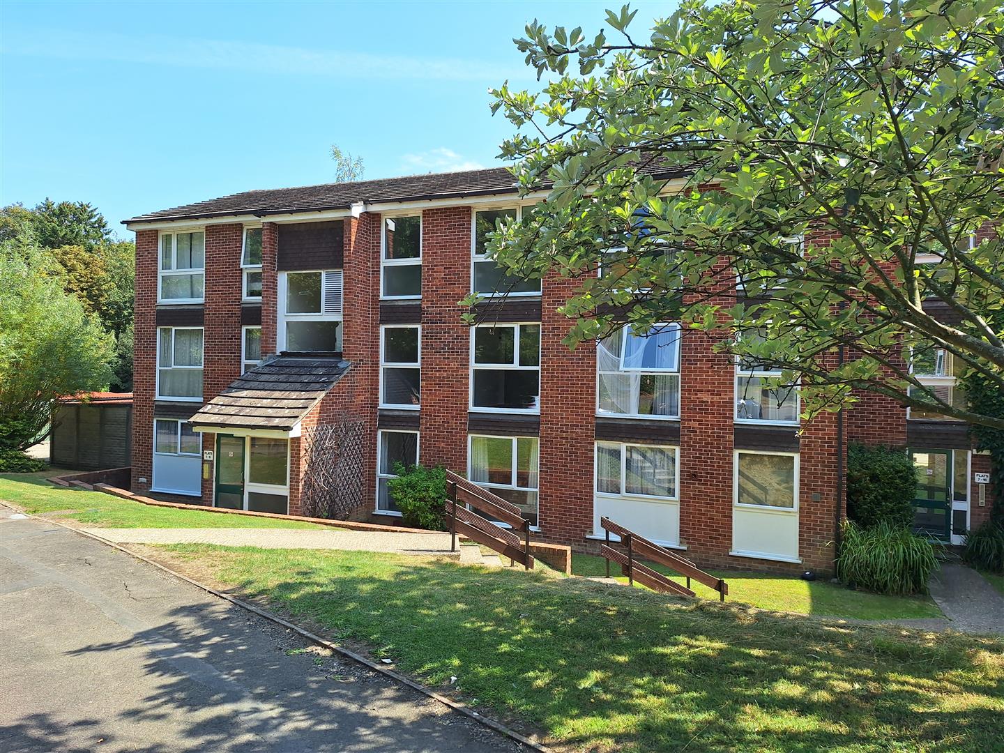 Trafalgar Court Southcote Road Flat for sale in Reading