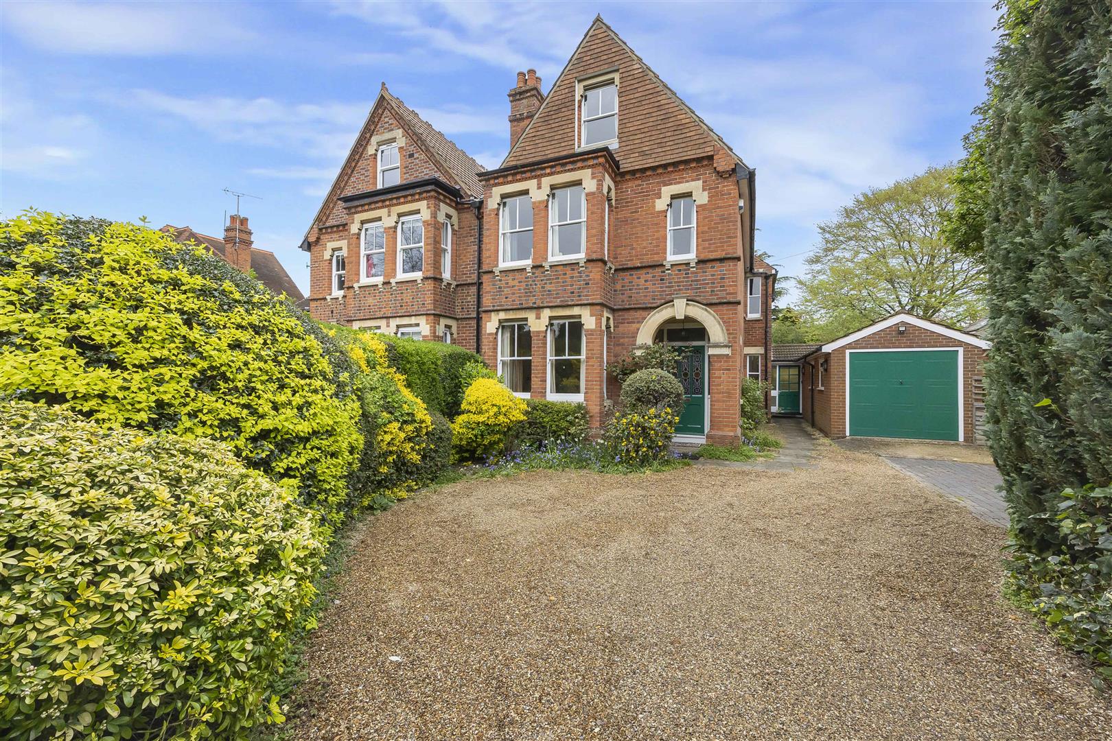 St. Peters Hill Caversham Semi-Detached House for sale in Reading