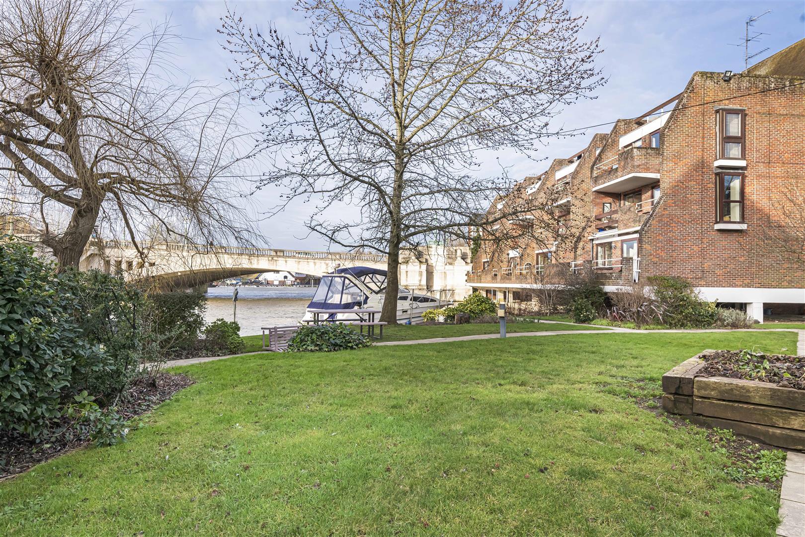 Riverside Court Caversham Apartment for sale in Reading