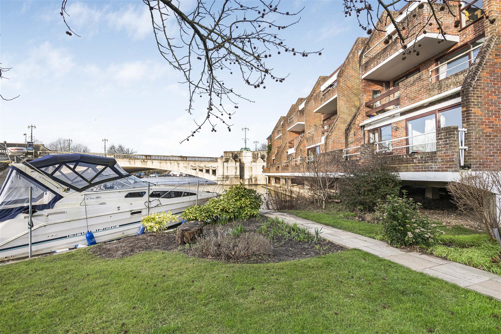 Riverside Court Caversham Apartment for sale in Reading