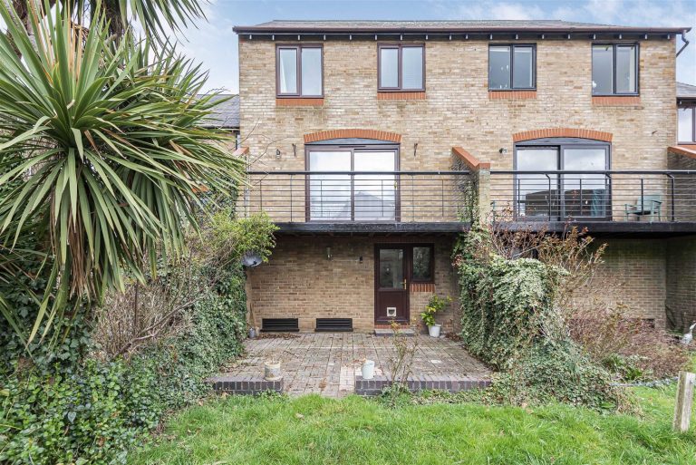 Heron Island, Caversham, Reading, Berkshire