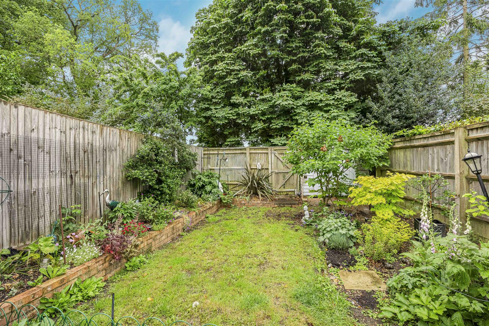 Field View Caversham Terraced House for sale in Reading