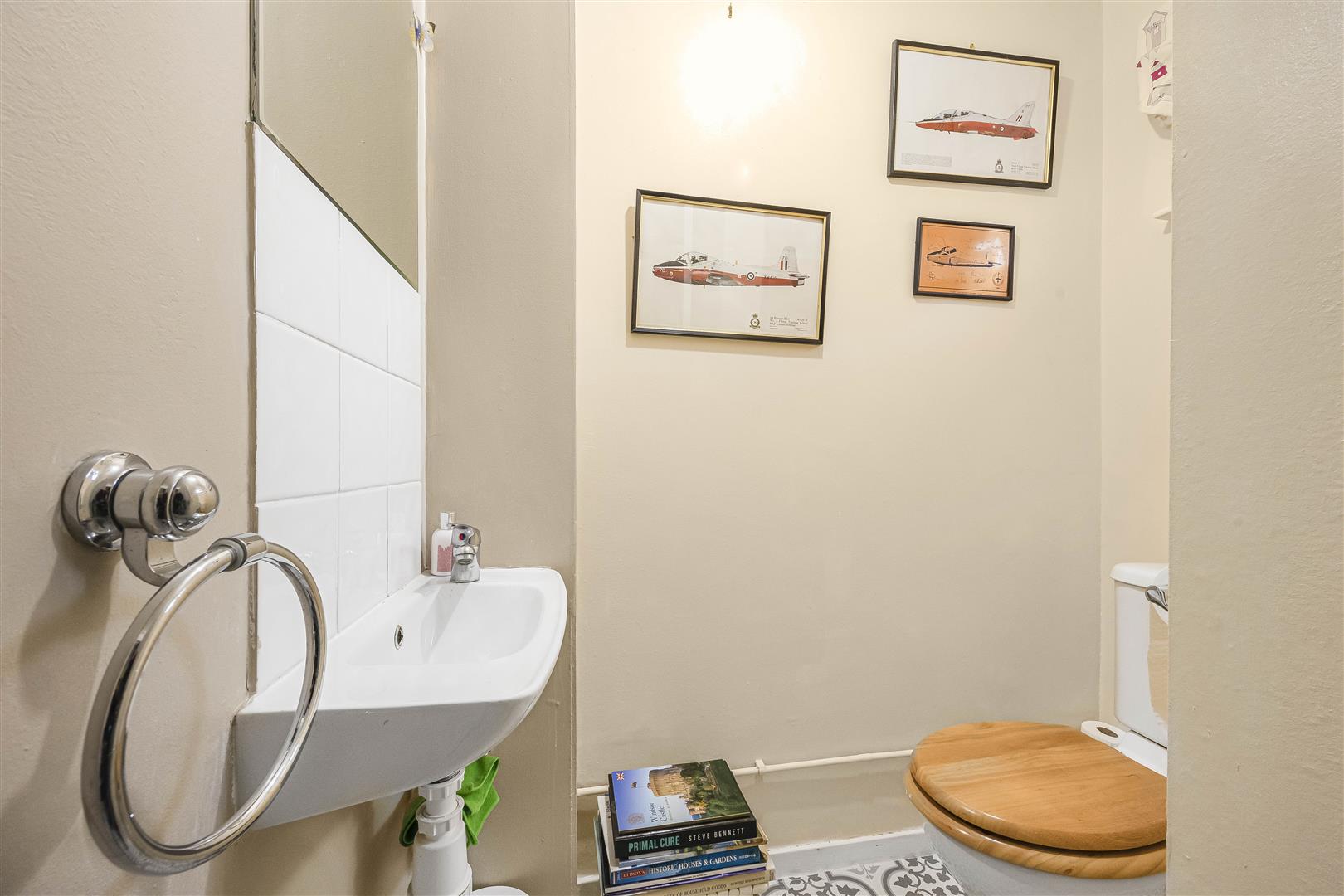 Field View Caversham Terraced House for sale in Reading