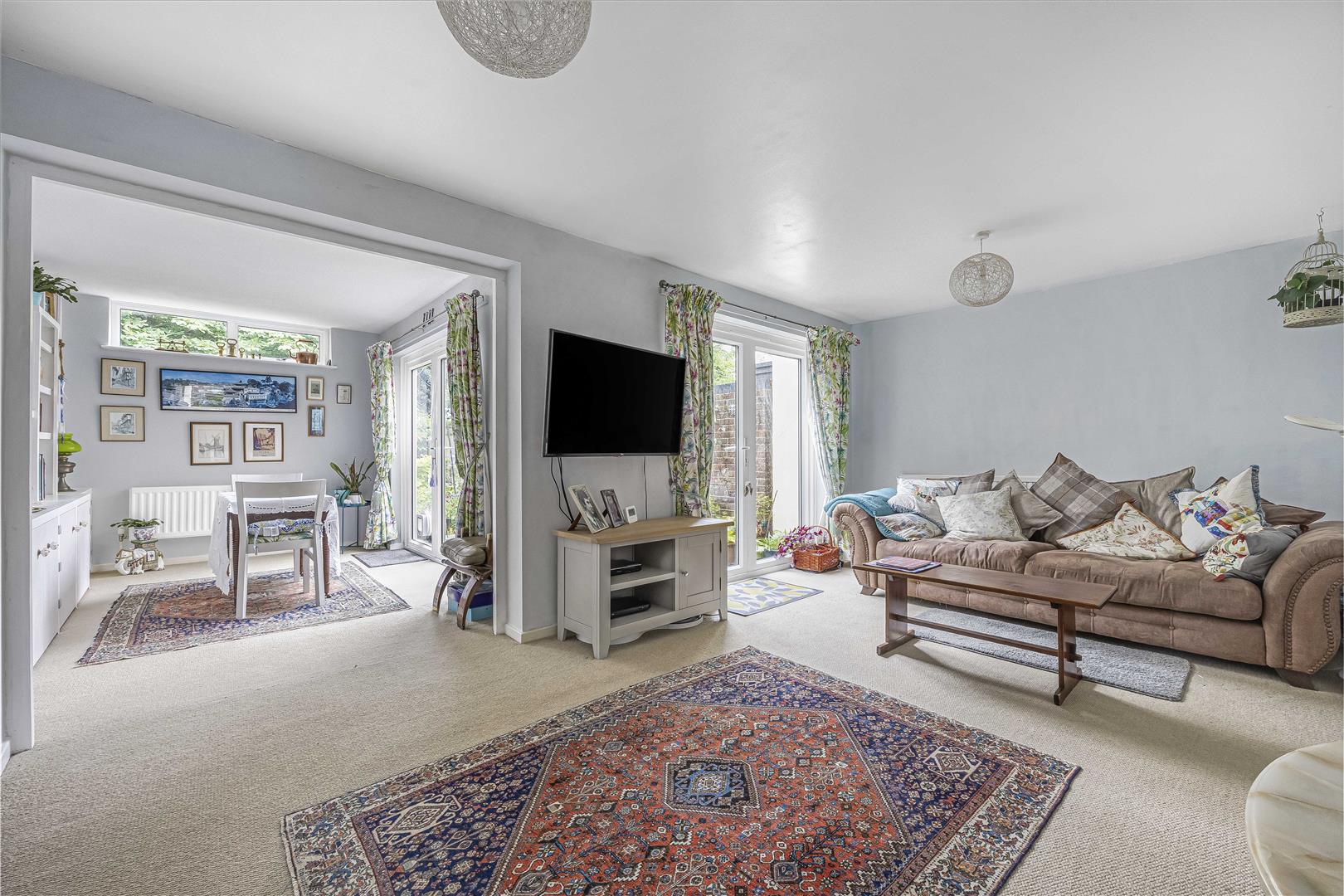 Field View Caversham Terraced House for sale in Reading