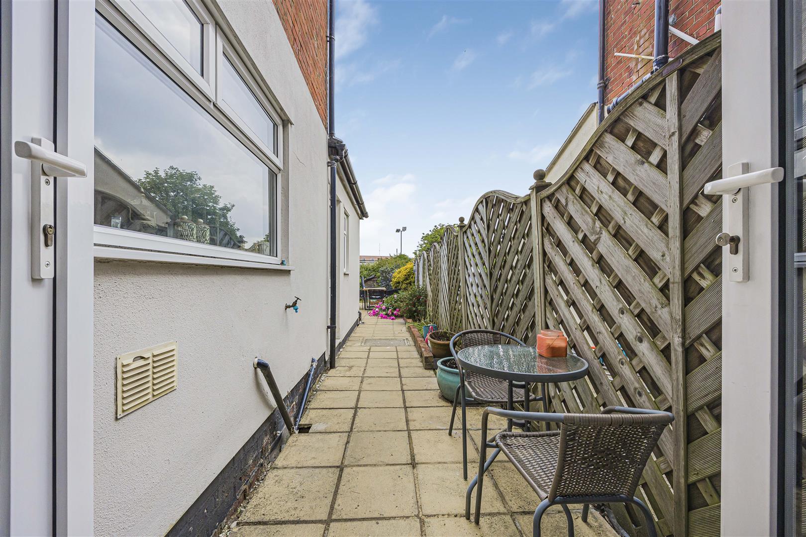 Cardiff Road  Terraced House for sale in Reading