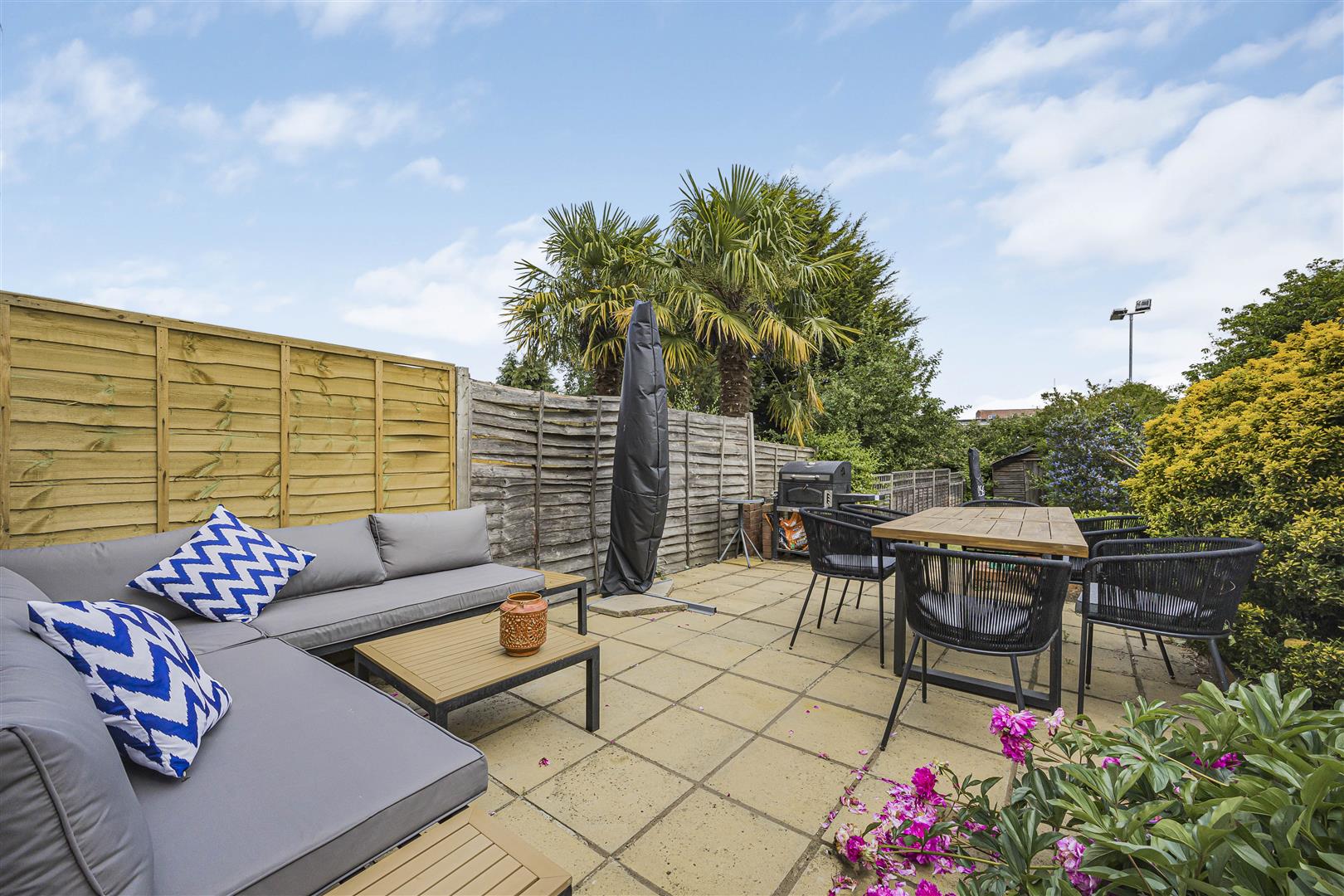 Cardiff Road  Terraced House for sale in Reading
