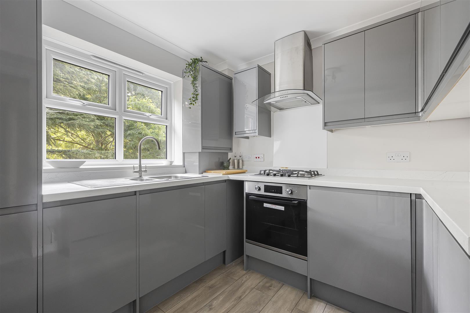 17 Warren House Court St. Peters Avenue Caversham Apartment for sale in Reading