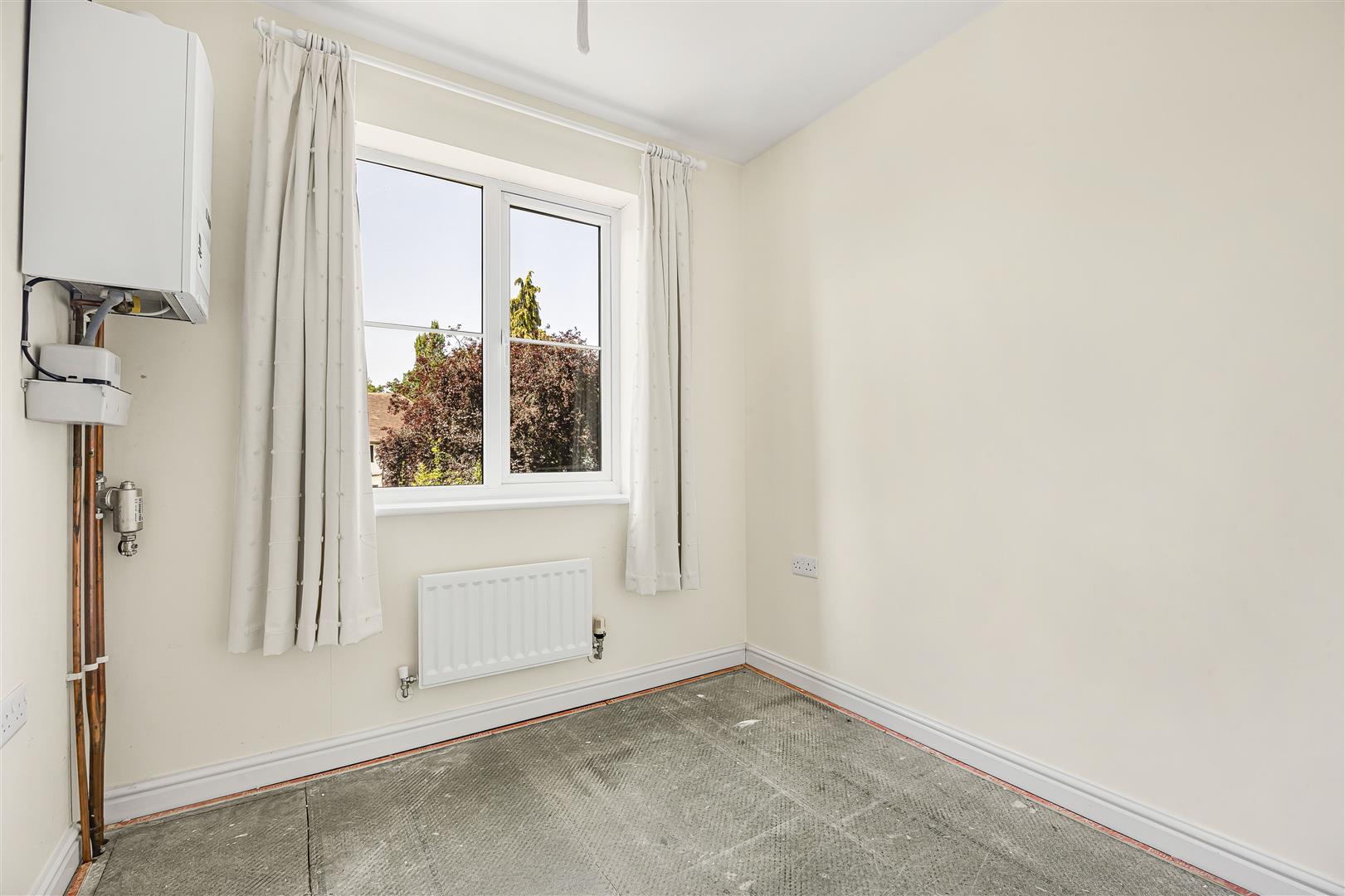 Bluebell Gardens Emmer Green Town House for sale in Reading