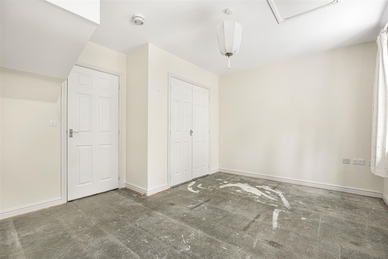 Bluebell Gardens Emmer Green Town House for sale in Reading