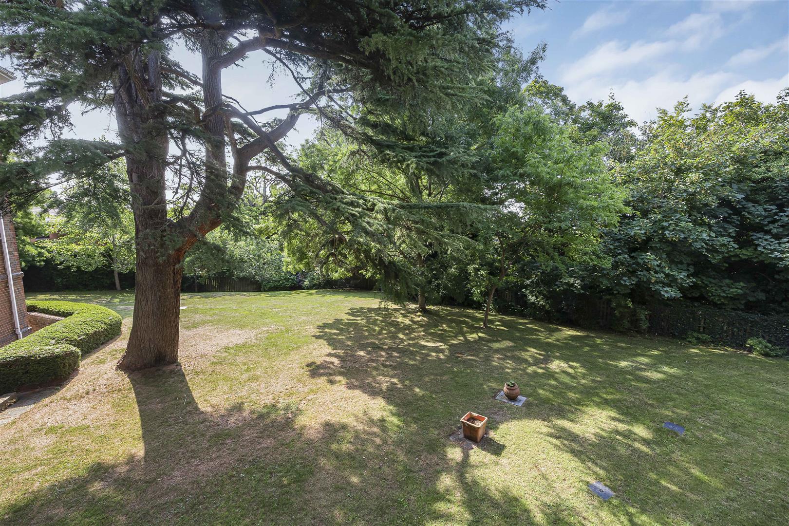 17 Warren House Court St. Peters Avenue Caversham Apartment for sale in Reading