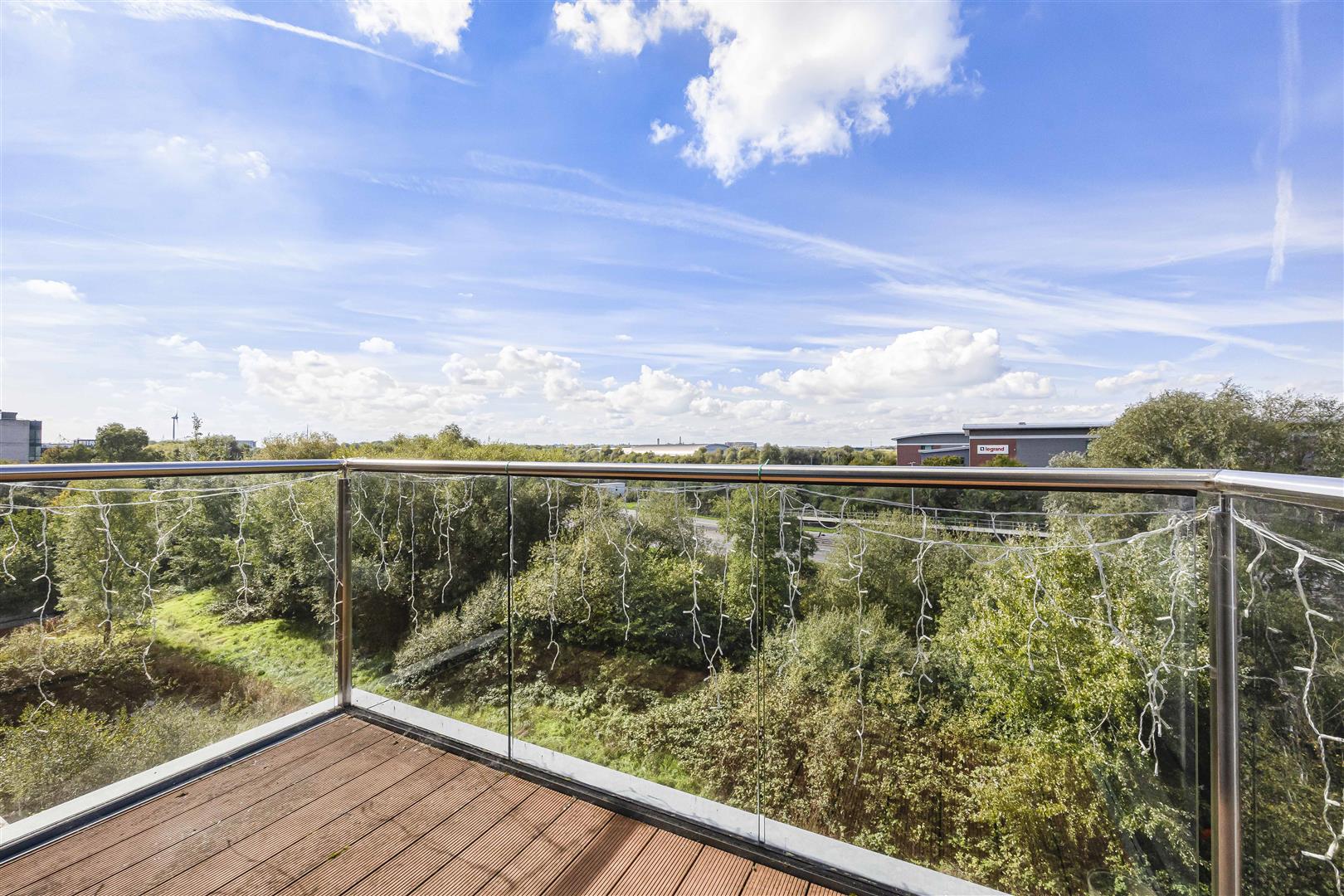 Cygnet House Drake Way Flat for sale in Reading