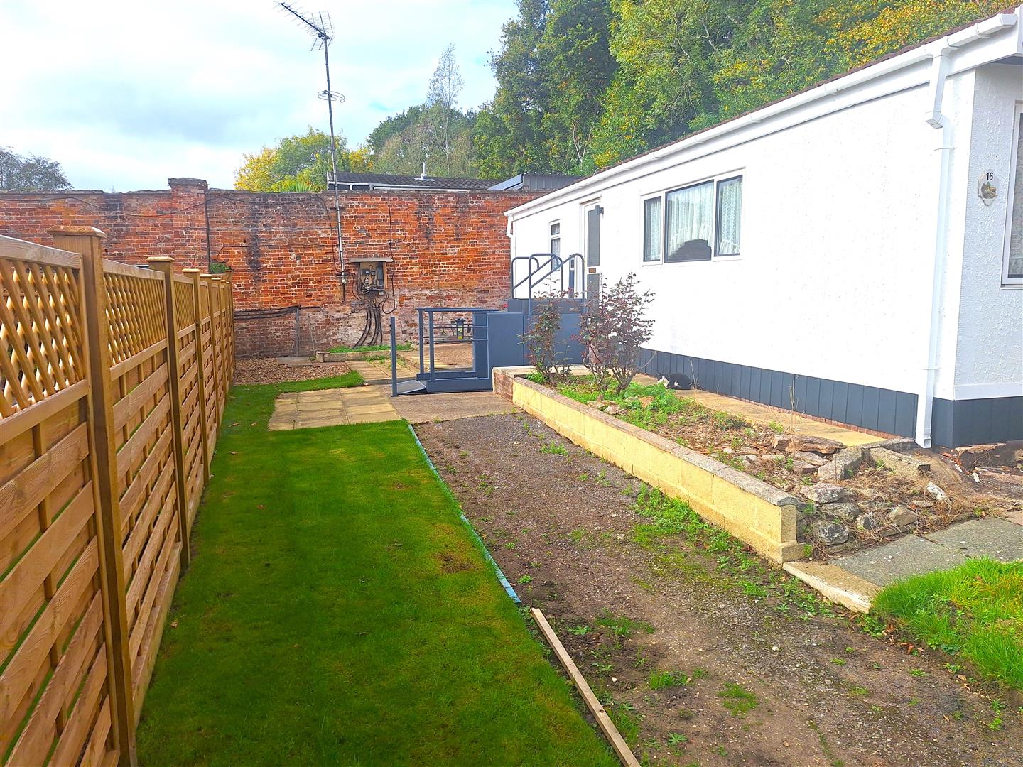 Harveys Nurseries Emmer Green house for sale in Reading