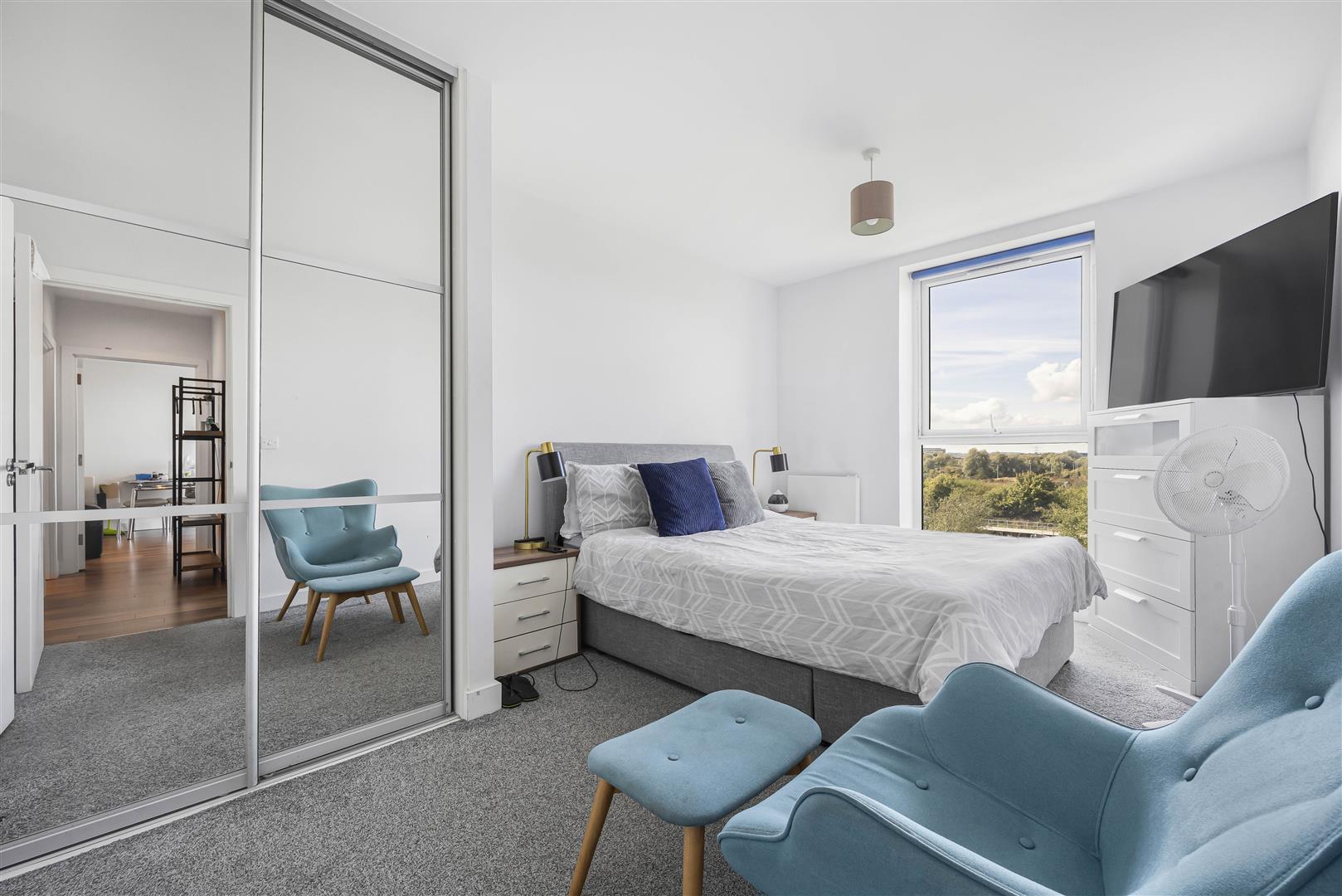 Cygnet House Drake Way Flat for sale in Reading