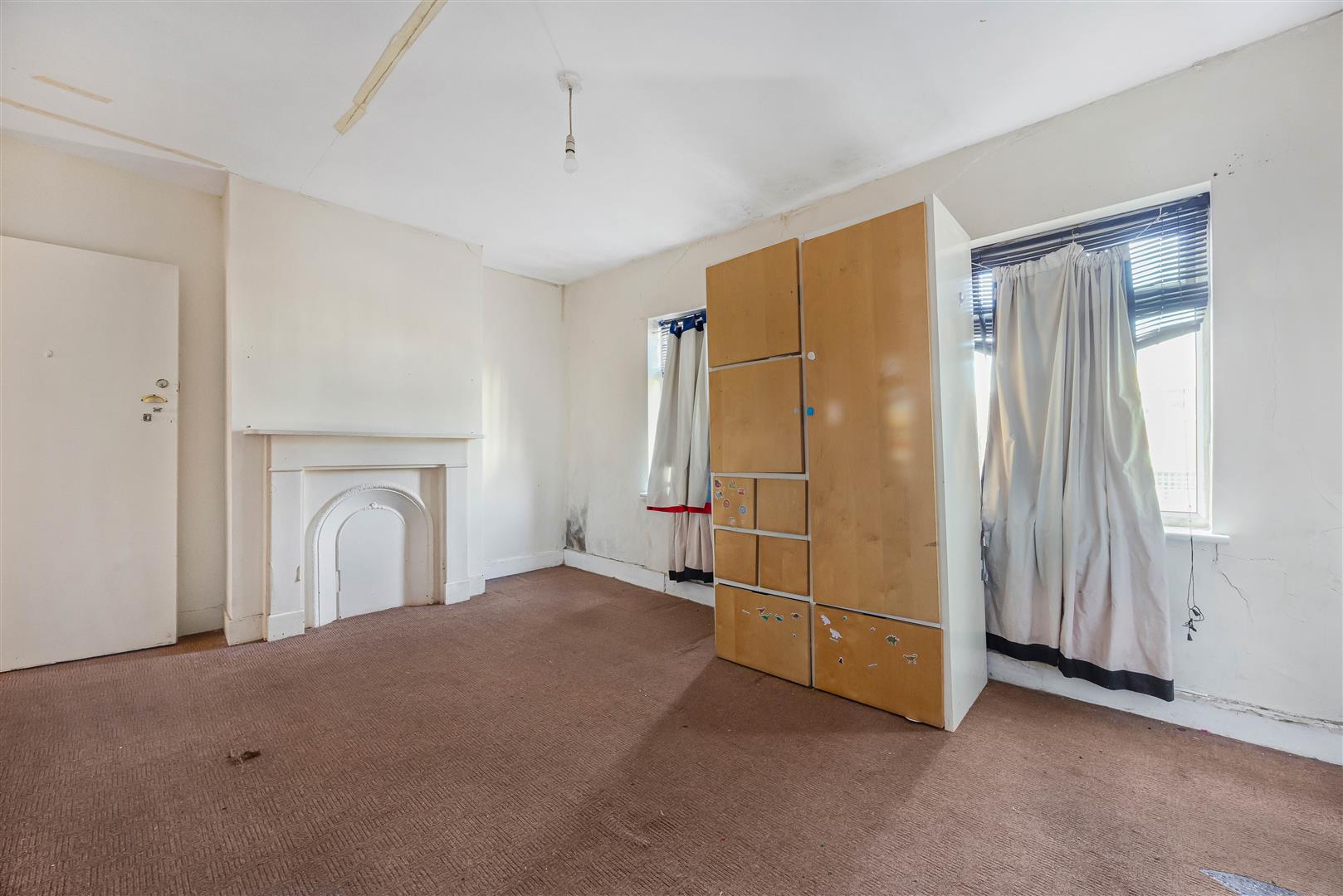 Mount Pleasant Reading End of Terrace House for sale in Reading
