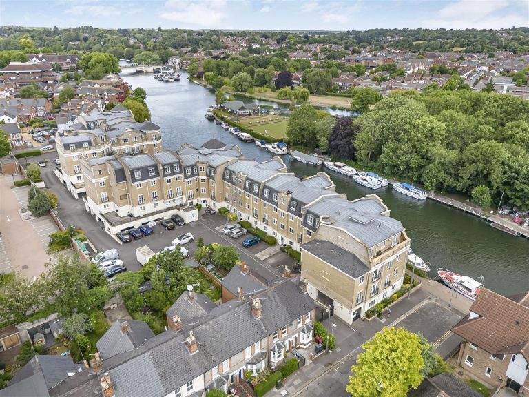 Regents Riverside