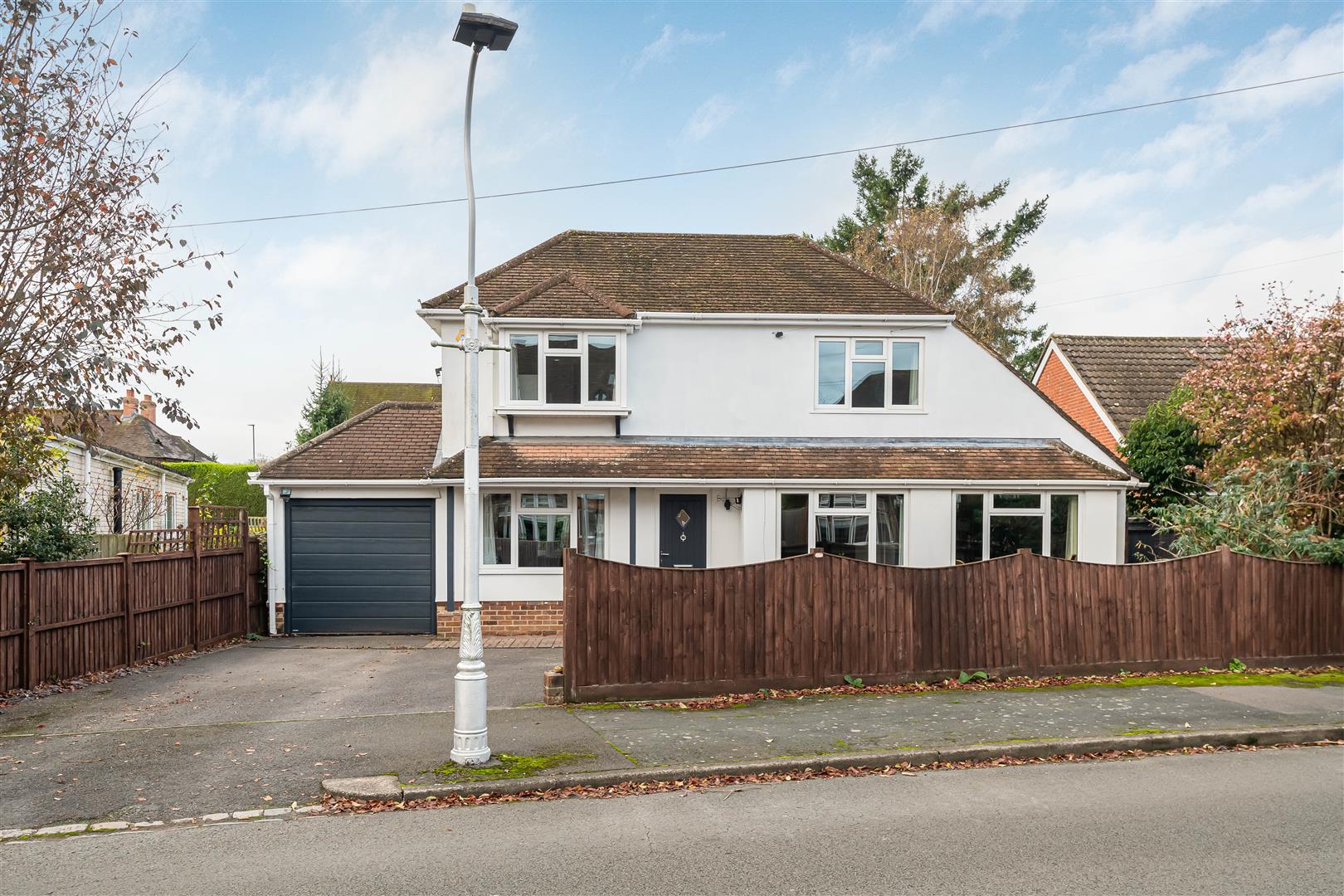 Ilkley Road Caversham Heights Detached House for sale in Reading