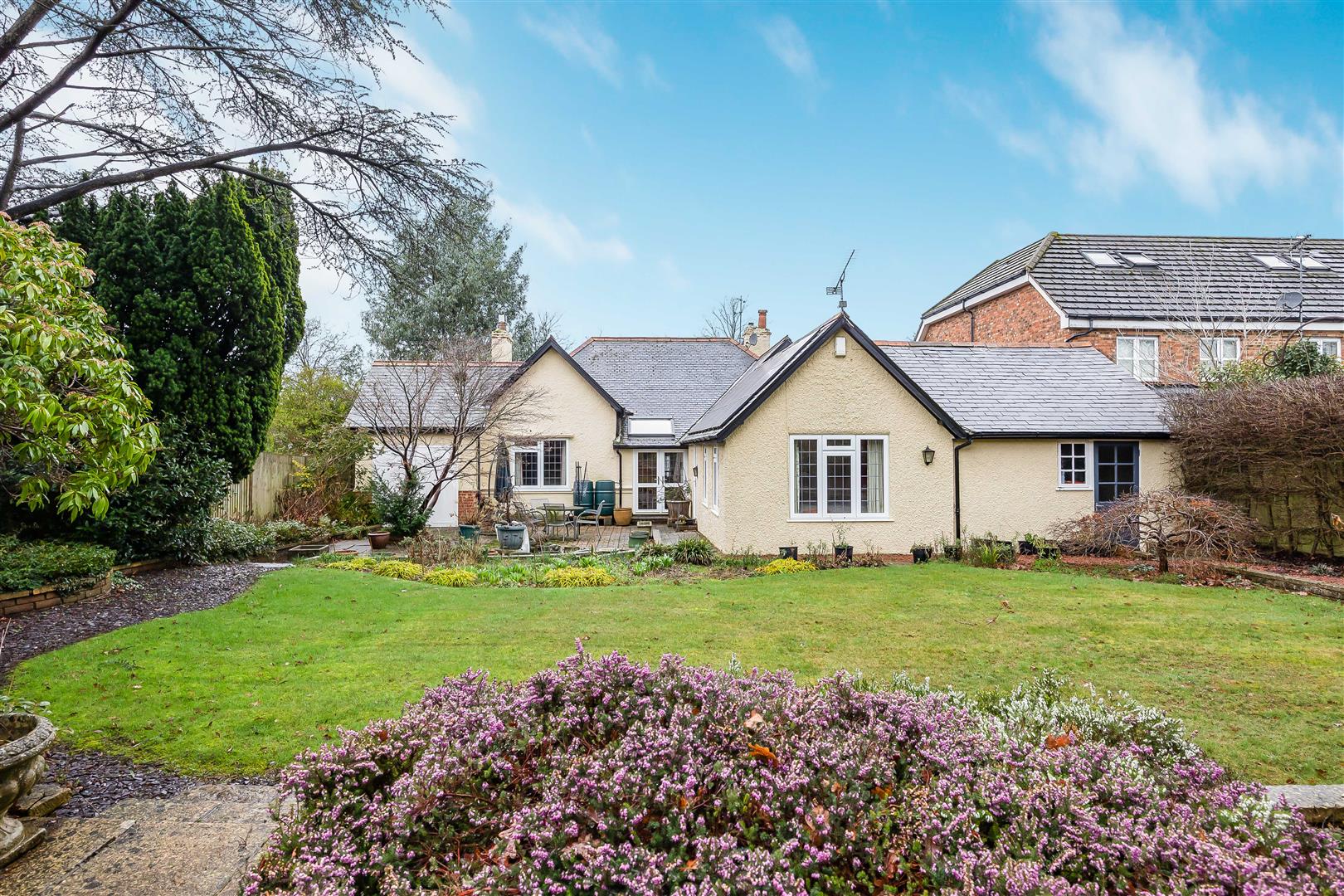 Kidmore End Road Emmer Green Detached Bungalow for sale in Reading