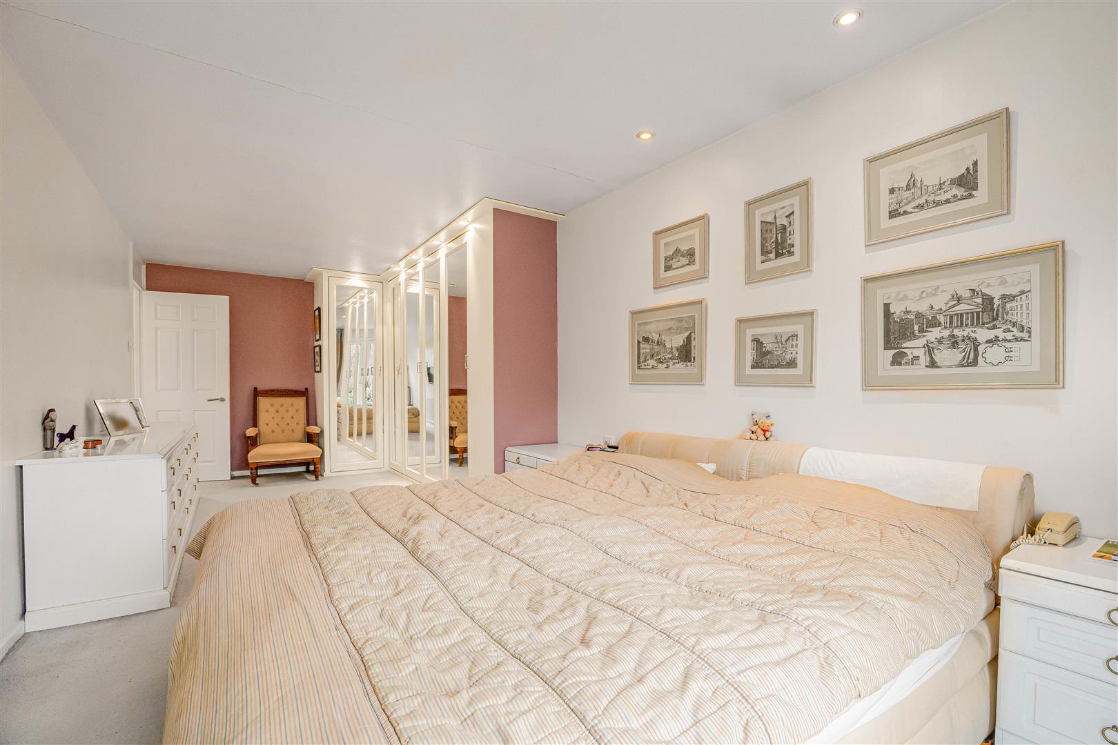 Jordan Close Caversham Detached House for sale in Reading
