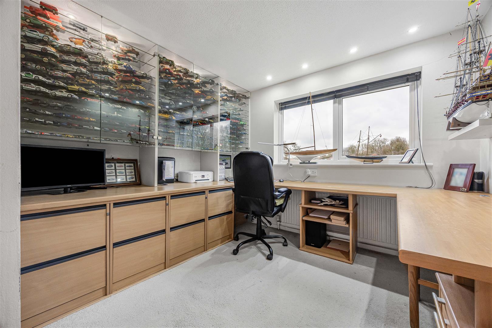 Jordan Close Caversham Detached House for sale in Reading