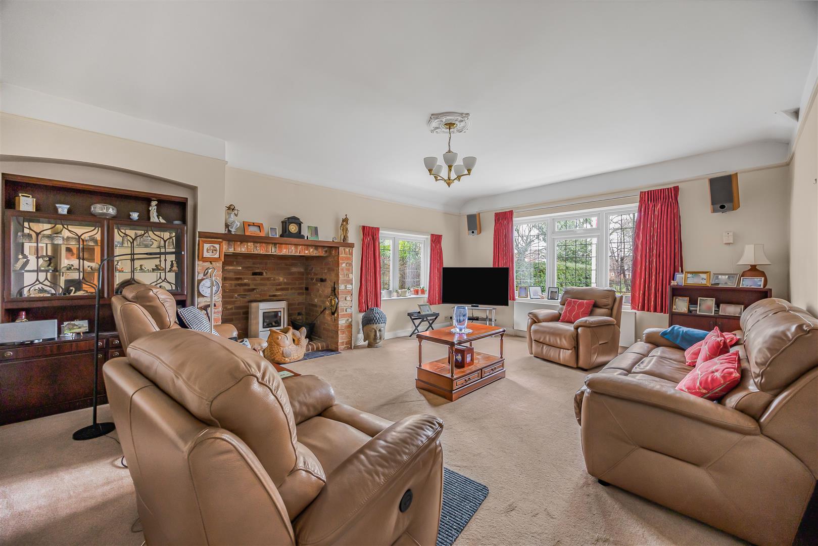 Kidmore End Road Emmer Green Detached Bungalow for sale in Reading