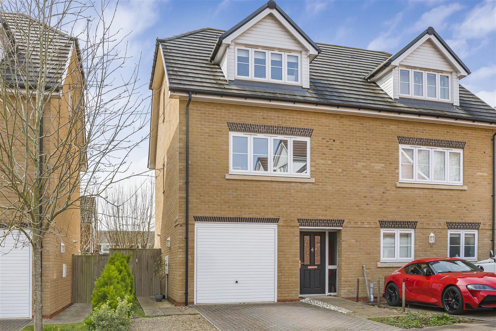 Martin Cooper Close Caversham Semi-Detached House for sale in Reading