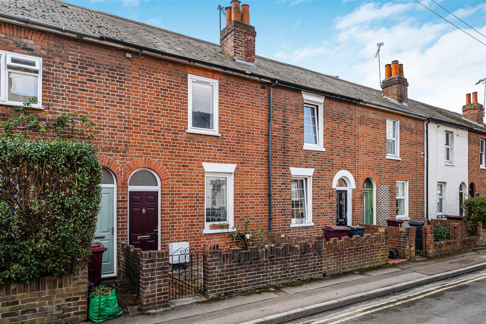 South Street Caversham Terraced House for sale in Reading