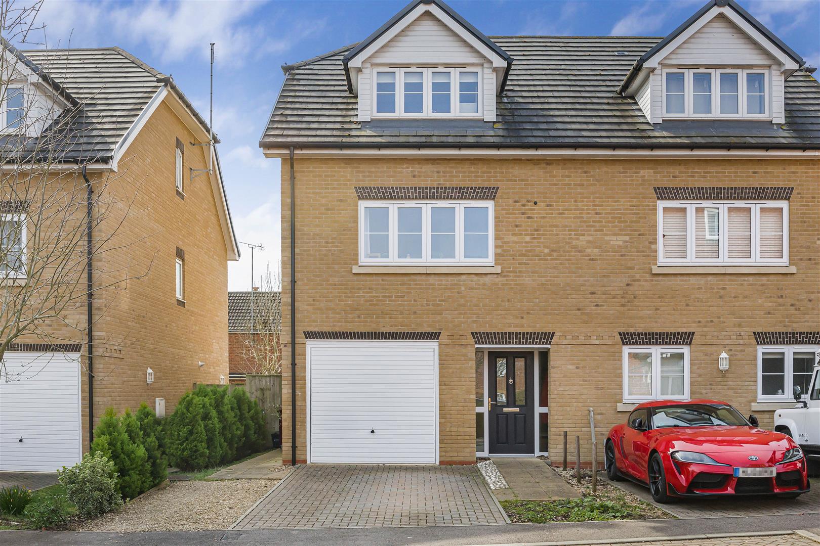 Martin Cooper Close Caversham Semi-Detached House for sale in Reading