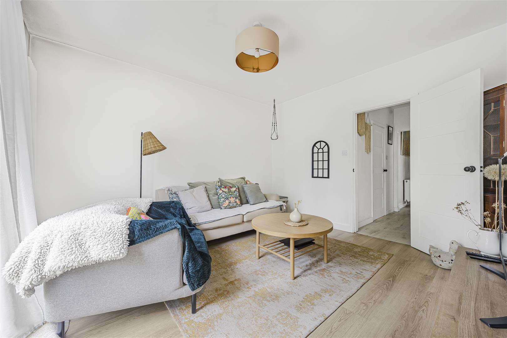 16 St. Annes Road Caversham Maisonette for sale in Reading