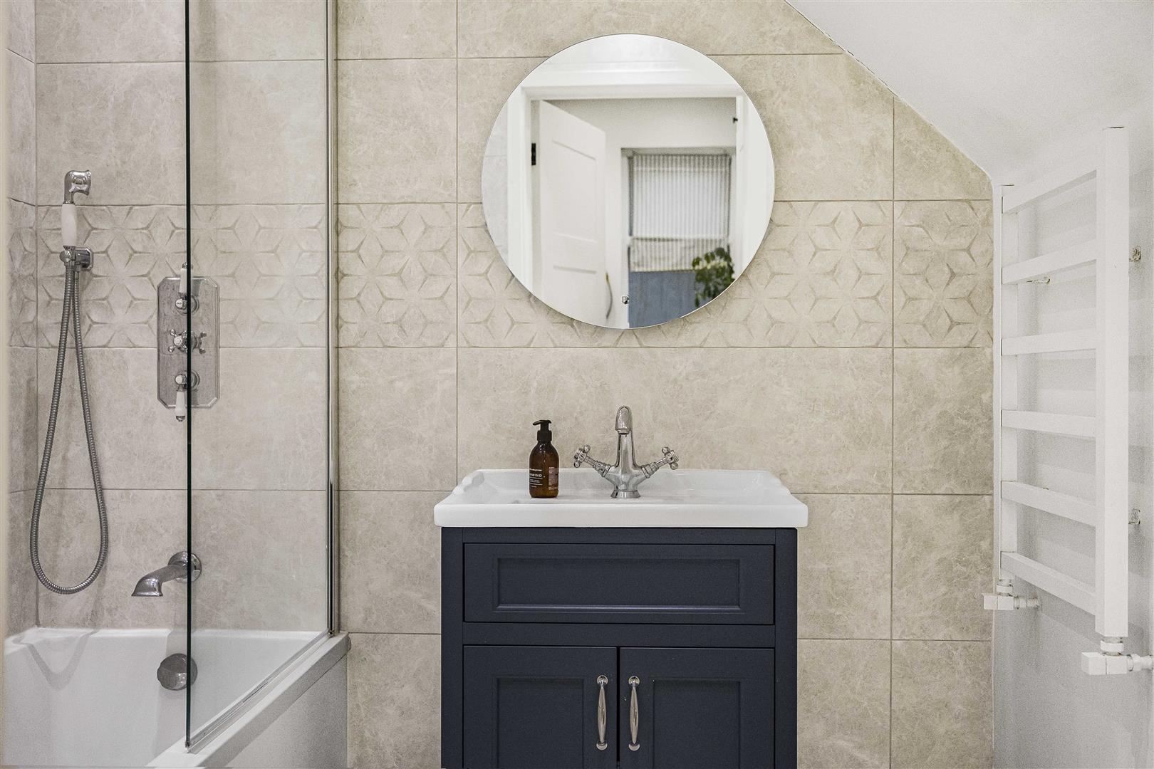 16 St. Annes Road Caversham Maisonette for sale in Reading